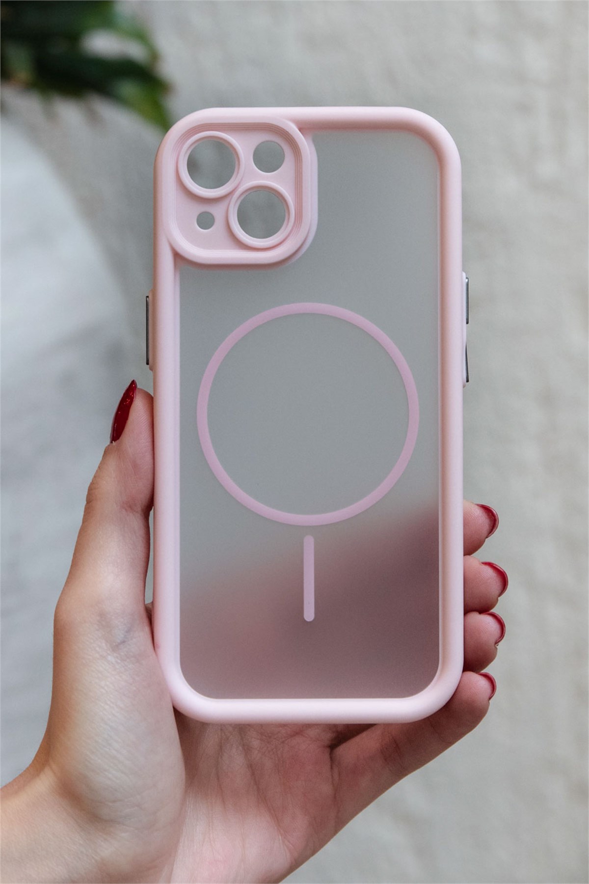 iPhone 15 Kılıf – Kamera Korumalı – MagSafe Uyumlu – Pembe Renk – Mat Silikon Telefon Kılıfı