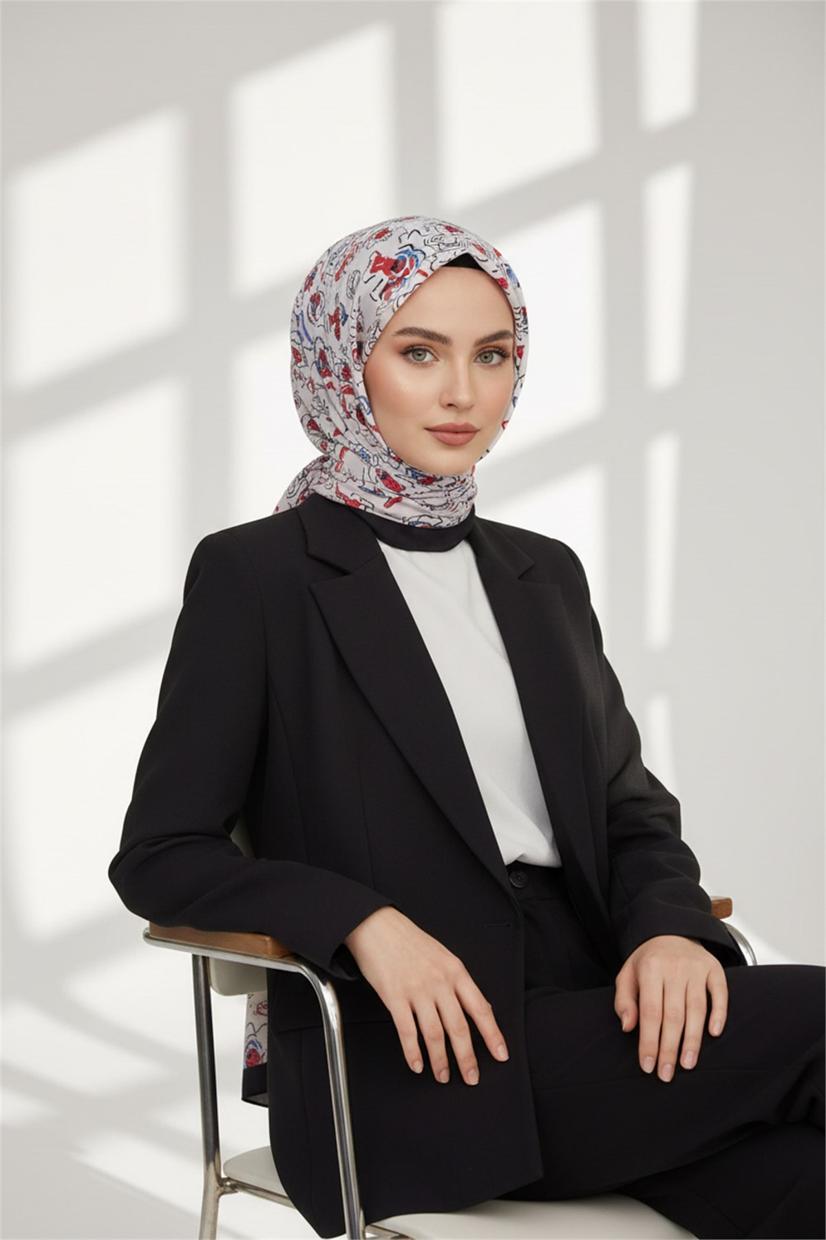 KREP ÇİÇEKLİ KIRMIZI - İNDİGO RENKLİ 75X195 KIRIŞMAZ ŞAL