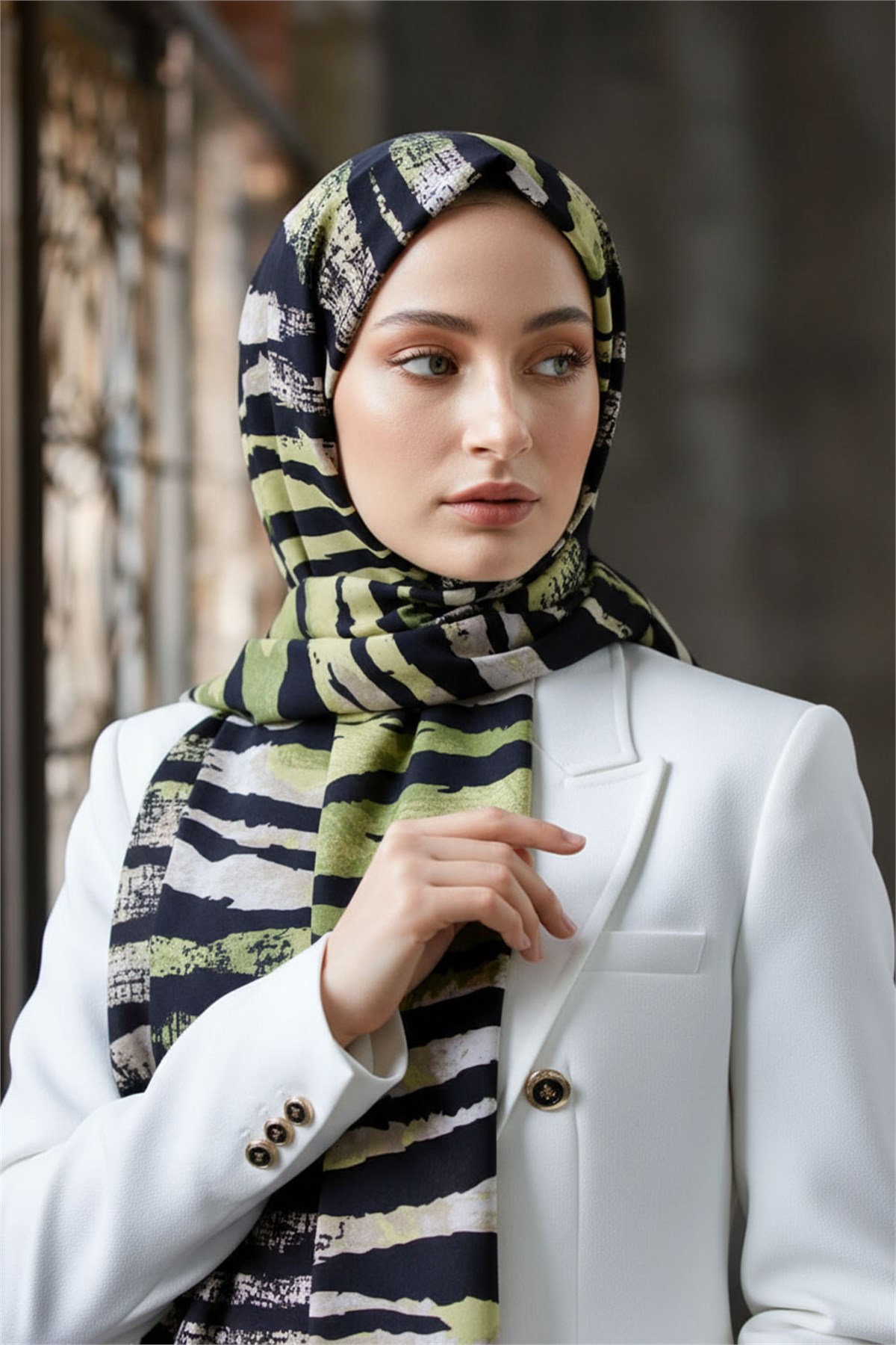 KREP ZEBRA DESENLİ HAKİ - SİYAH RENKLİ 75X195 KIRIŞMAZ ŞAL