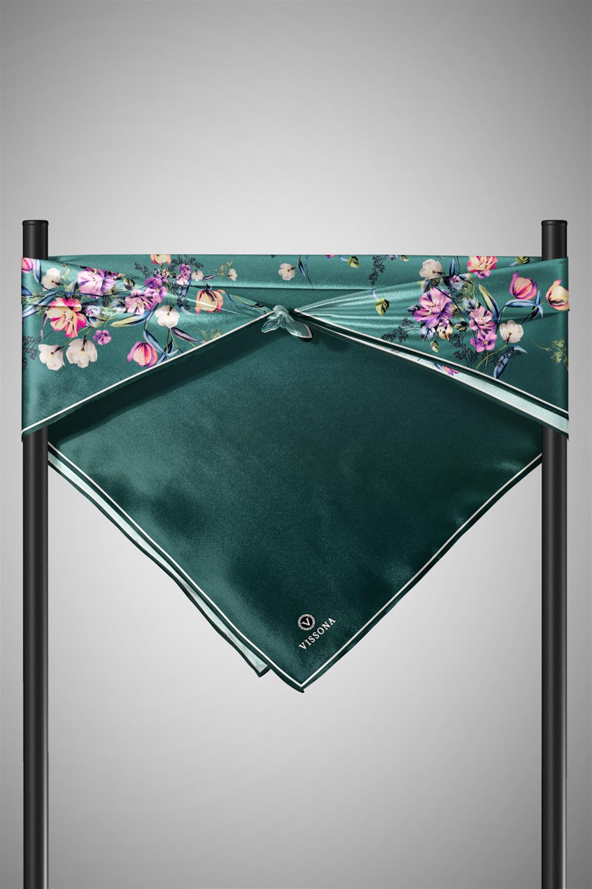 %100 Twill İpek Sonsuz Çiçek Desenli Mint Yeşili Renkli 90x90 Eşarp Dikim Şekli : El Dikişi