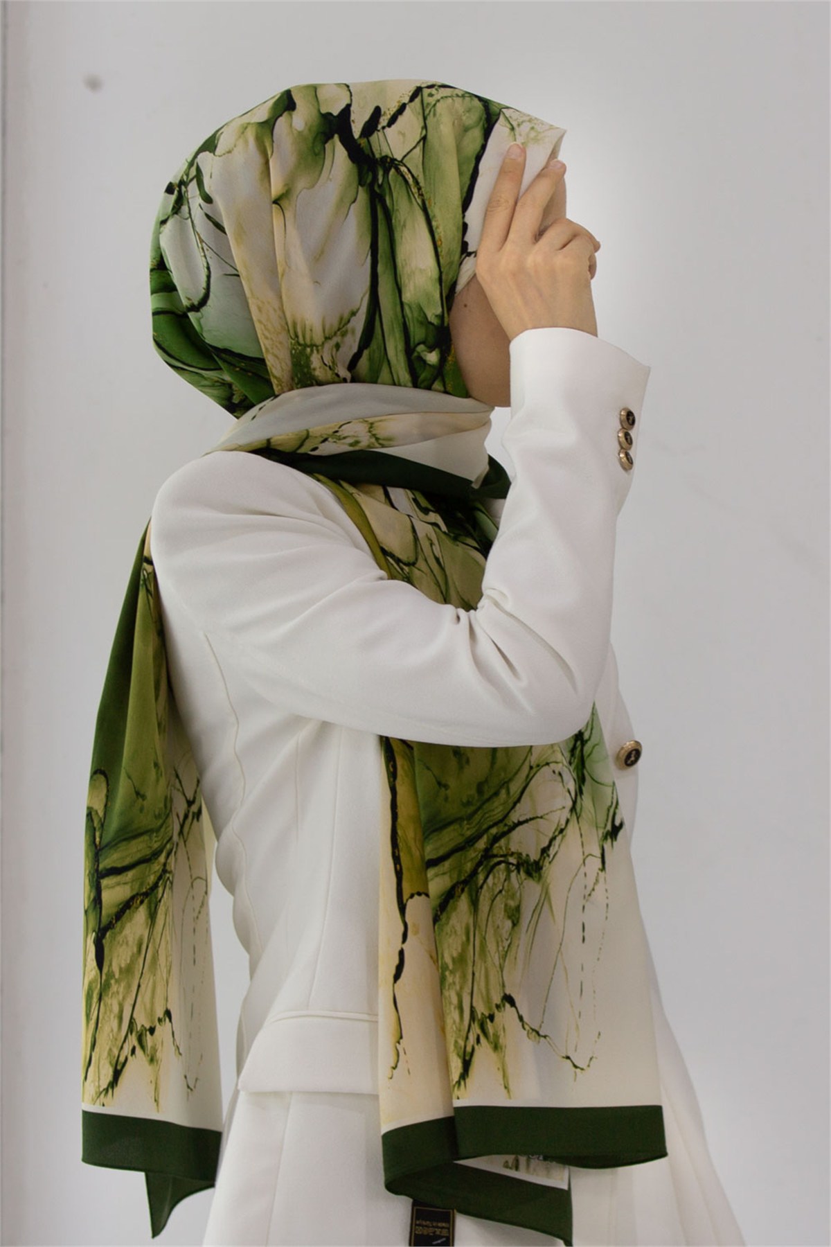 KREP BATİK DESENLİ HAKİ RENKLİ 75X195 KIRIŞMAZ ŞAL
