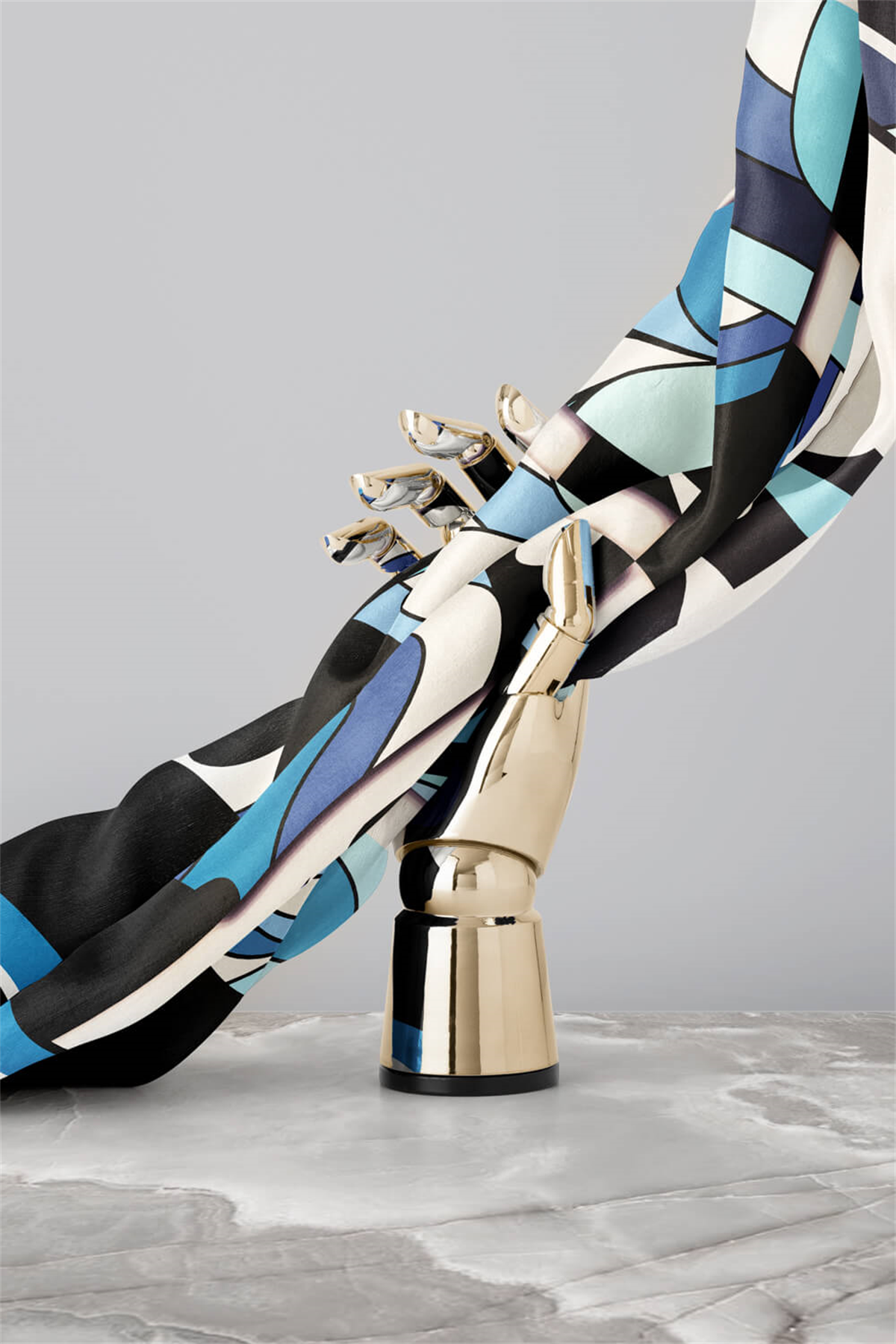 % 57 İPEK % 43 VİSKON Twill İpek Geometrik Desenli Bebe Mavisi - İndigo Renkli 90x90 Dikim Şekli : El Dikişi Eşarp