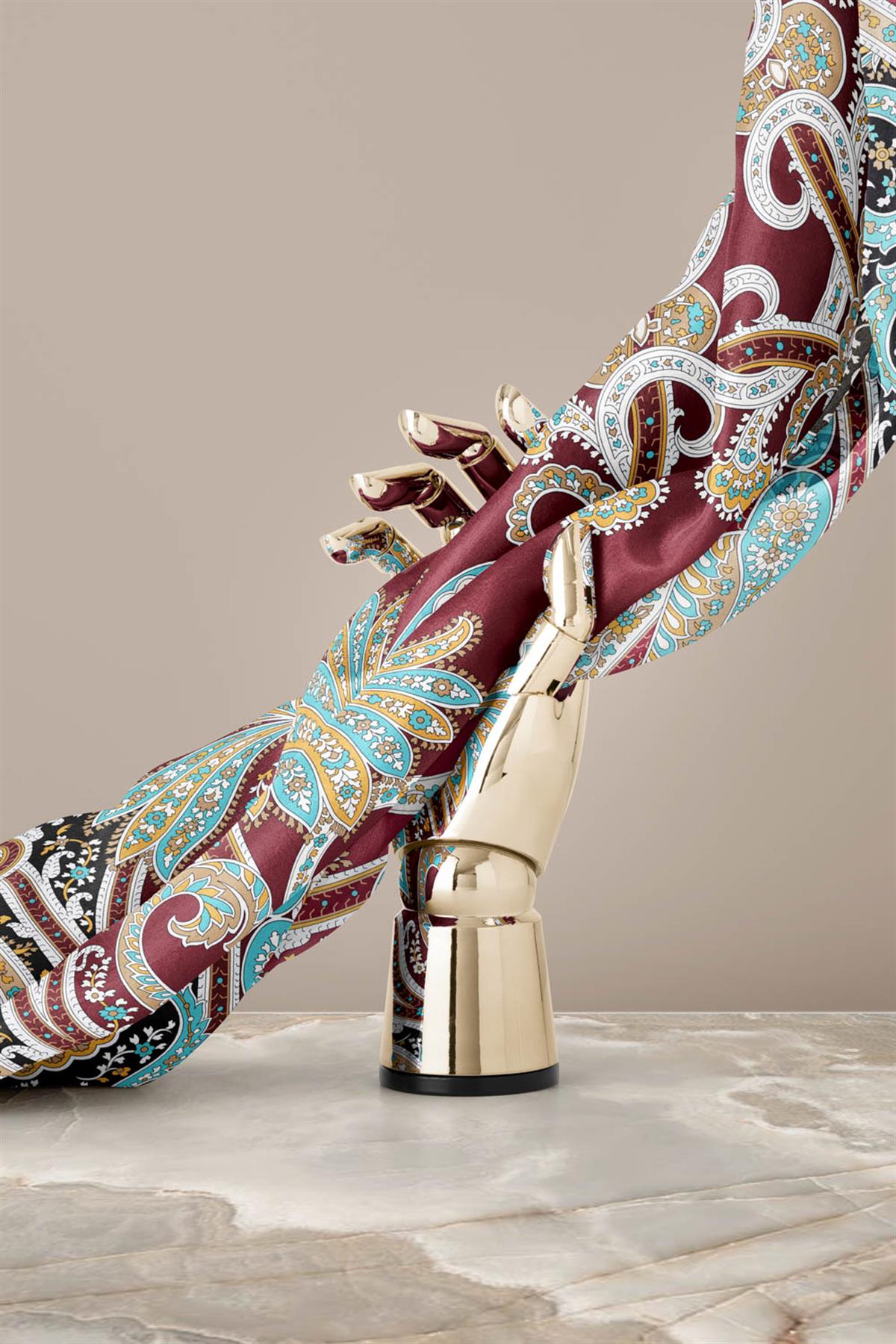 %100 Twill İpek Şal Desenli Bordo Renkli 90x90 Eşarp Dikim Şekli : El Dikişi