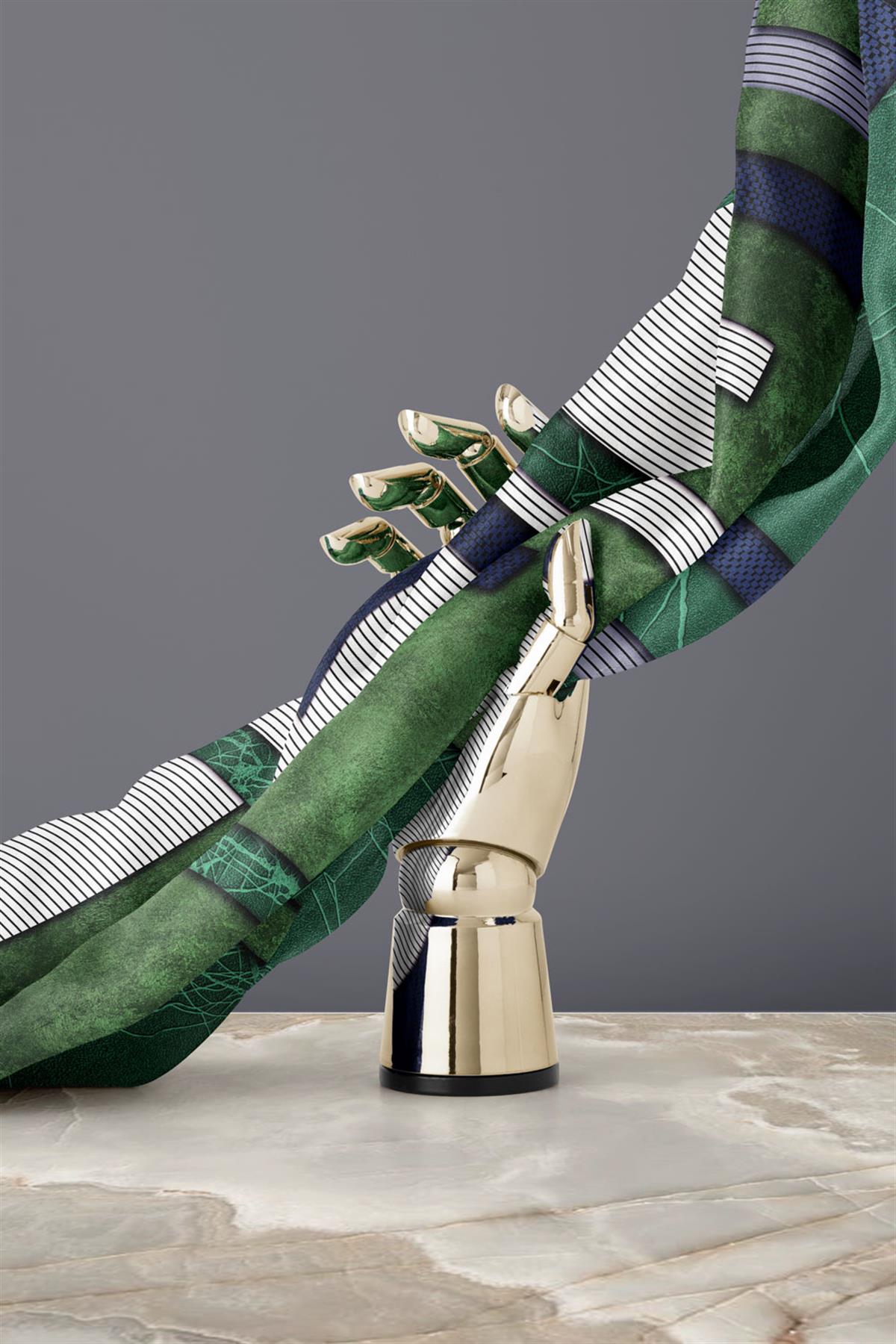 %100 Twill İpek Geometrik Desenli Siyah - Zümrüt Yeşili Renkli 90x90 Eşarp Dikim Şekli : El Dikişi