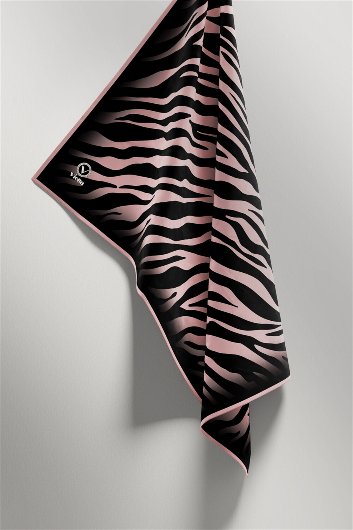 Twill Zebra Desenli Pudra Renkli 90x90 Eşarp (İpek İçermez) Dikim Şekli : El Dikişi