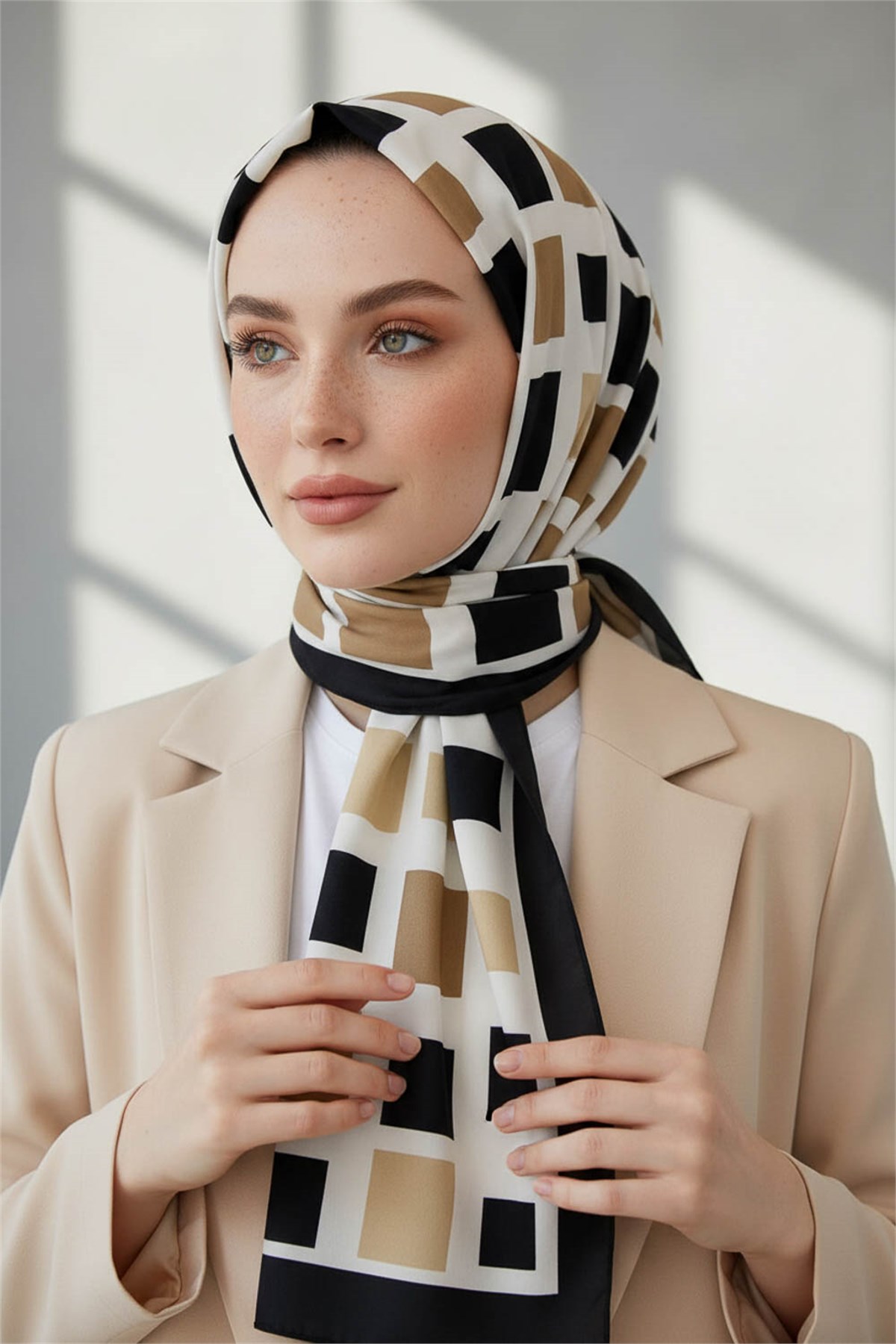 KREP KARE DESENLİ BEJ RENKLİ 75X195 KIRIŞMAZ ŞAL