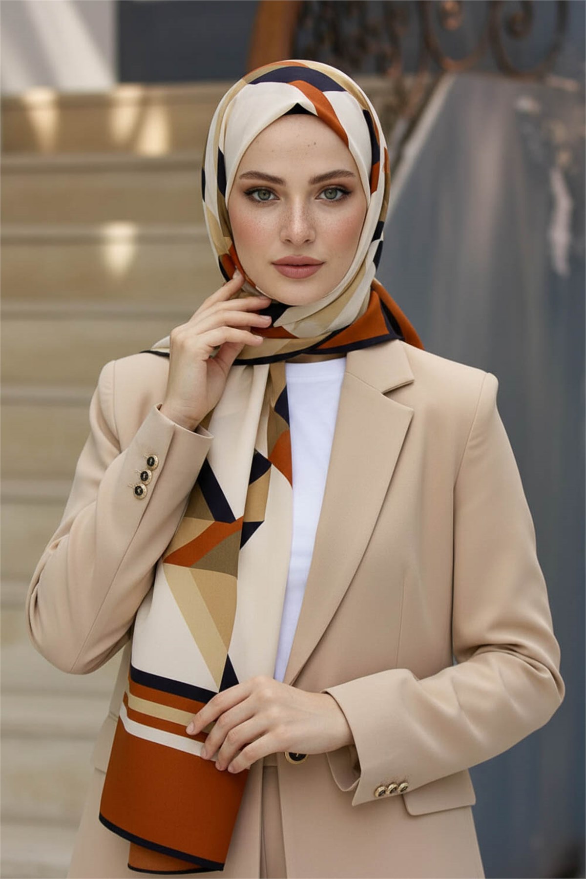 KREP GEOMETRİK DESENLİ TABA RENKLİ 75X195 KIRIŞMAZ ŞAL
