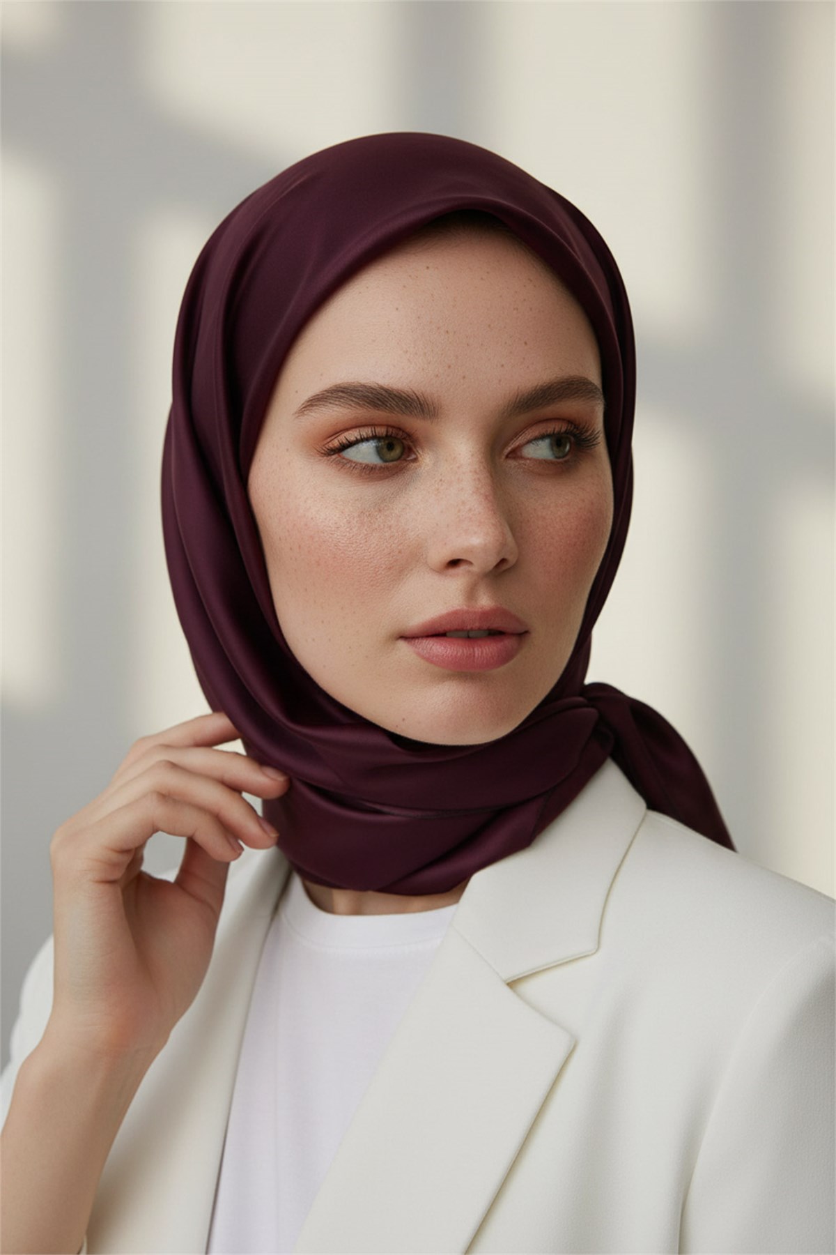 %100 Saf İpek Twill Eşarp 90x90 – Düz Renk, Kaymayan Tok Dokulu, El Dikişli