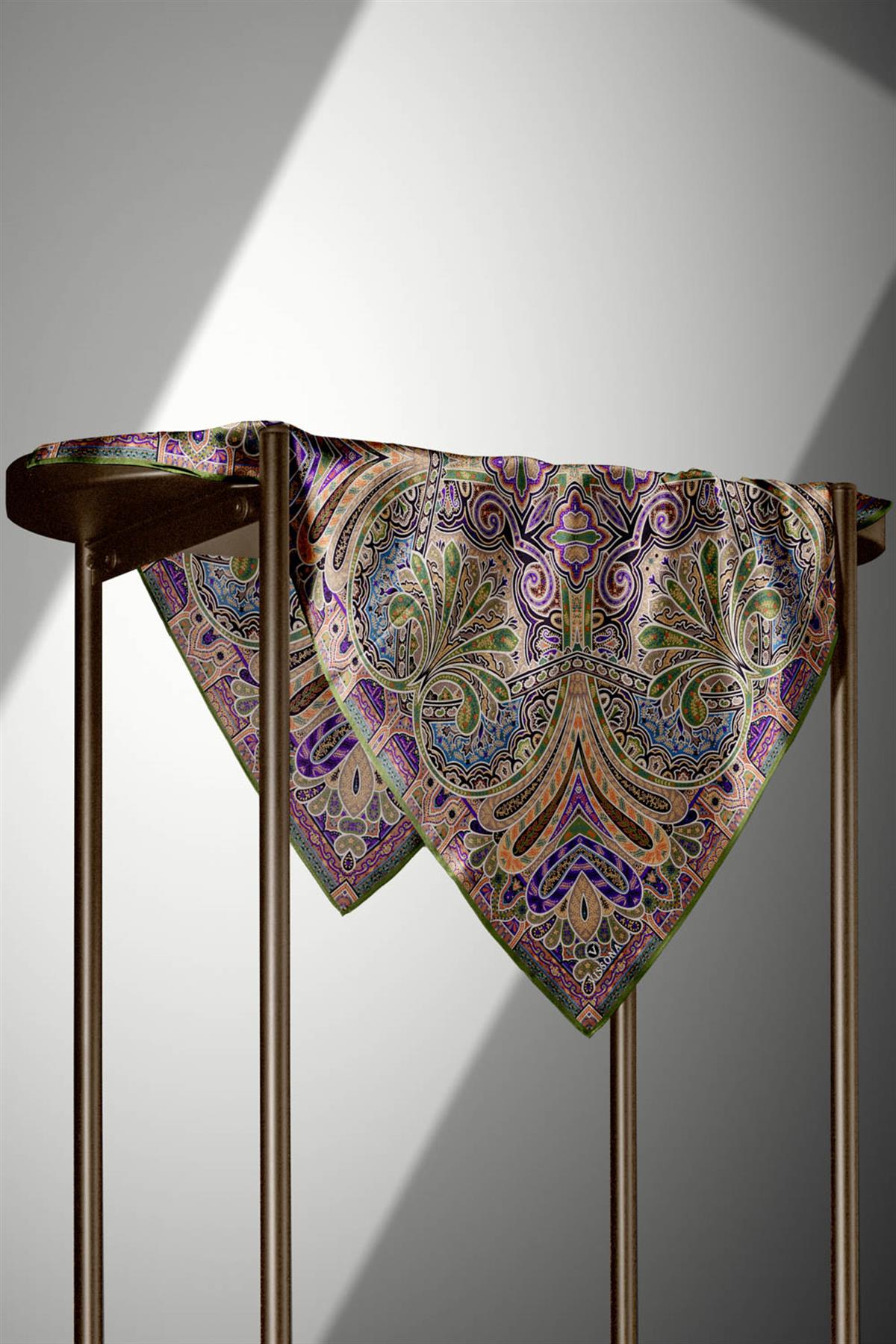 100% Twill İpek Etnik Desenli Haki Renkli 90x90 Dikim Şekli : El Dikişi Eşarp