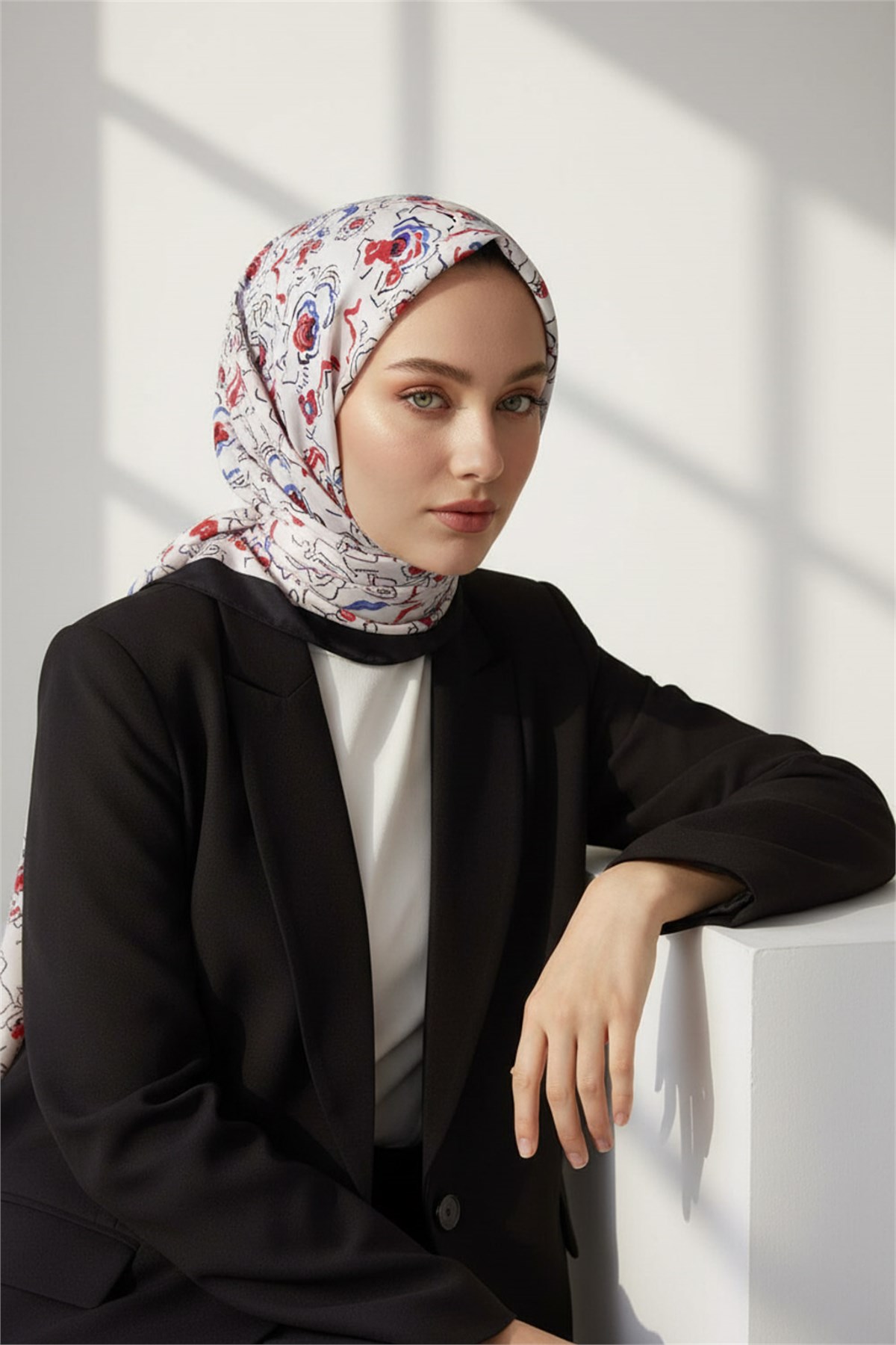 KREP ÇİÇEKLİ KIRMIZI - İNDİGO RENKLİ 75X195 KIRIŞMAZ ŞAL