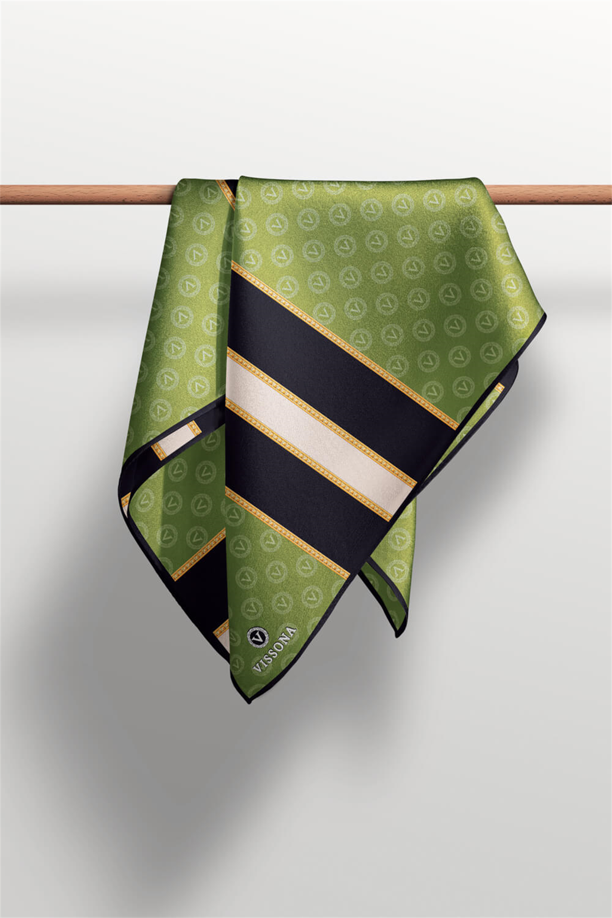 %100 Twill İpek Monogramlı Ve Barok Desenli Haki - Siyah Renkli 90x90 Eşarp Dikim Şekli : El Dikişi