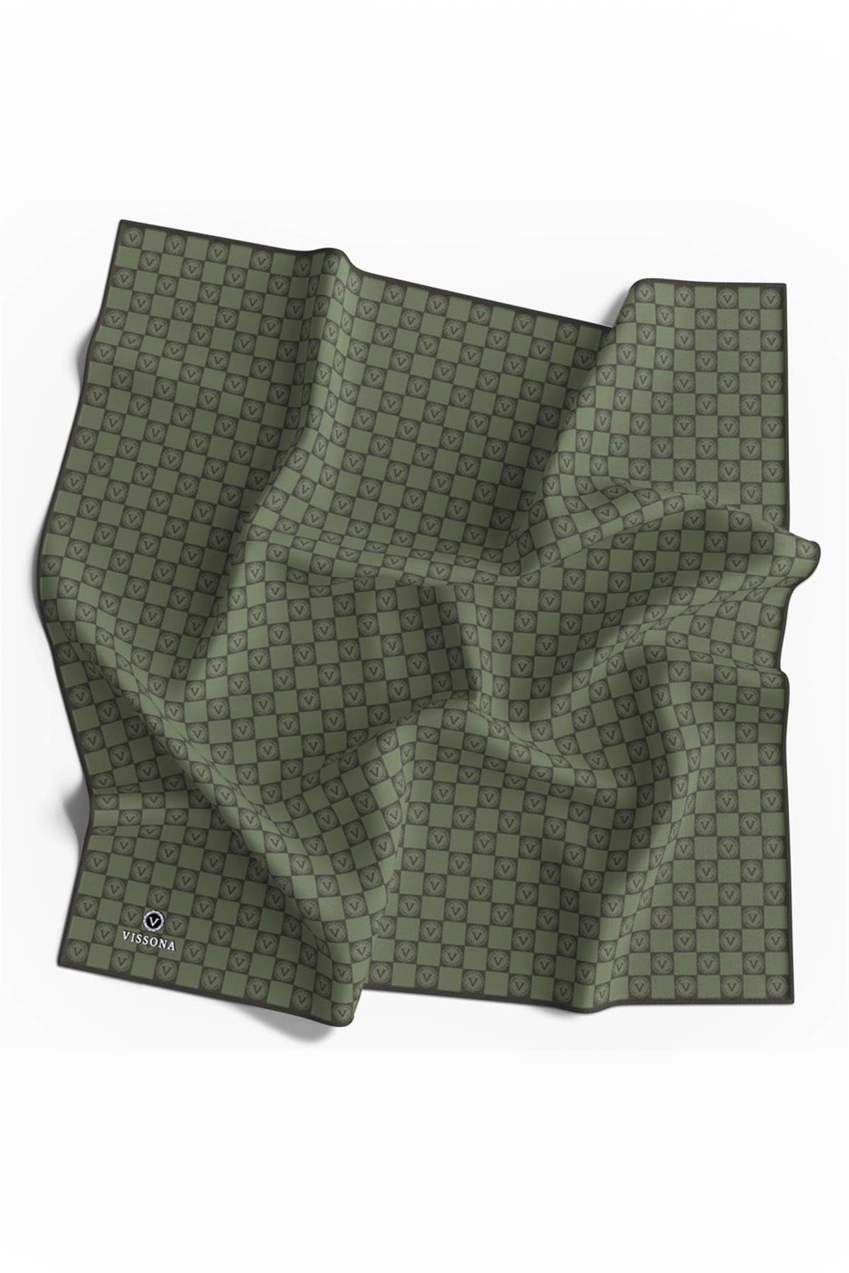 %100 Twill İpek Monogram Desenli Çağla Yeşili Renkli 90x90 Eşarp Dikim Şekli : El Dikişi