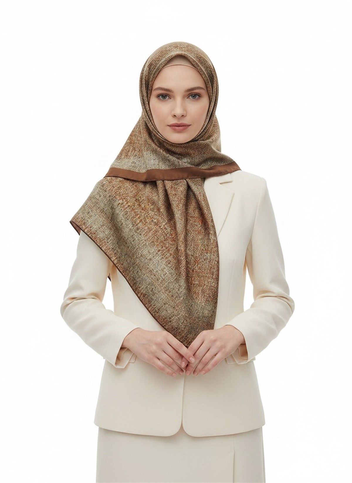%100 Twill İpek Dokulu Desen Kahverengi - Fıstık Yeşili Renkli 90x90 Eşarp Kenar Dikiş Şekli El Dikişli