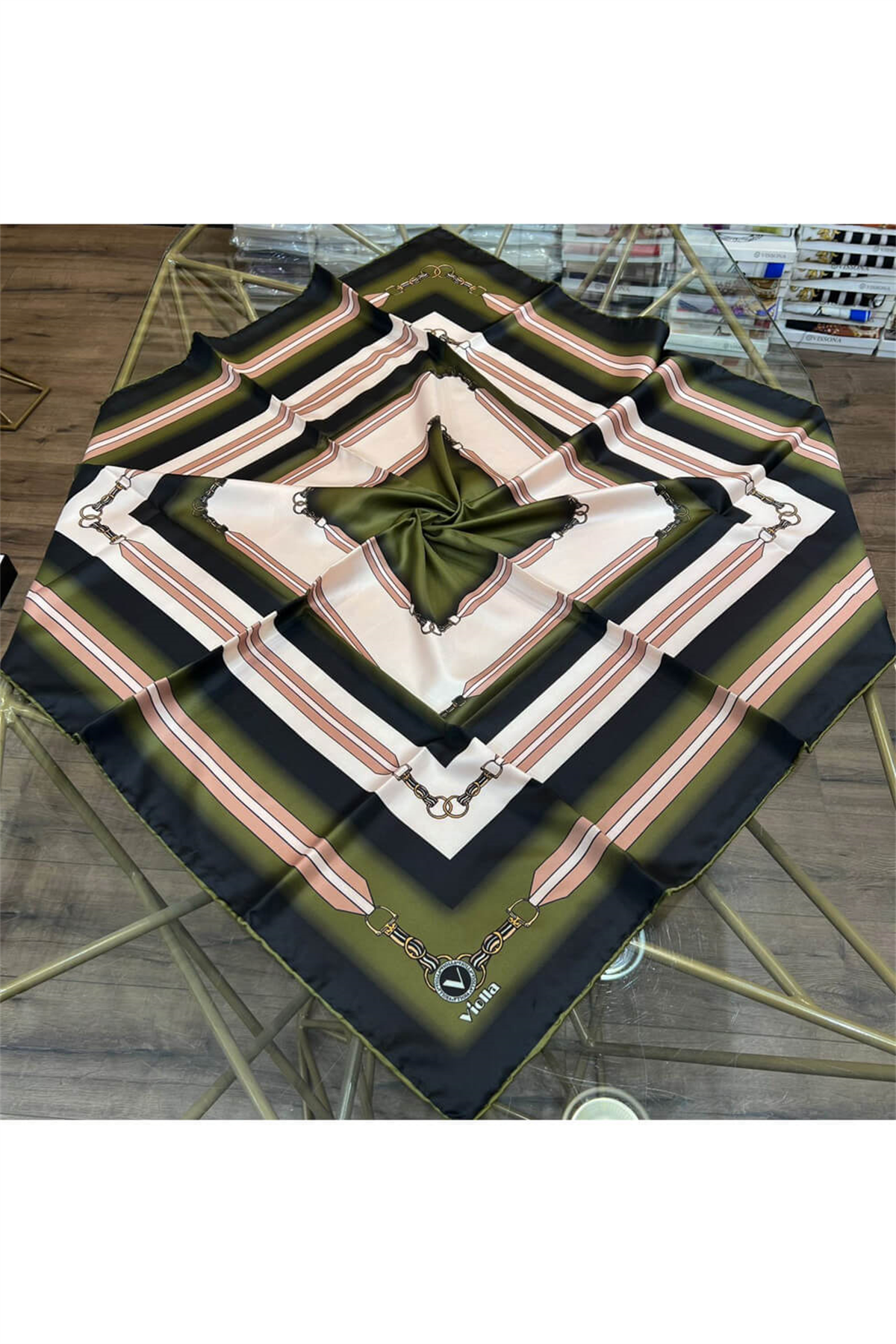 Twill Kemer Desenli Haki Renkli 90x90 Eşarp (İpek İçermez) Dikim Şekli : El Dikişi