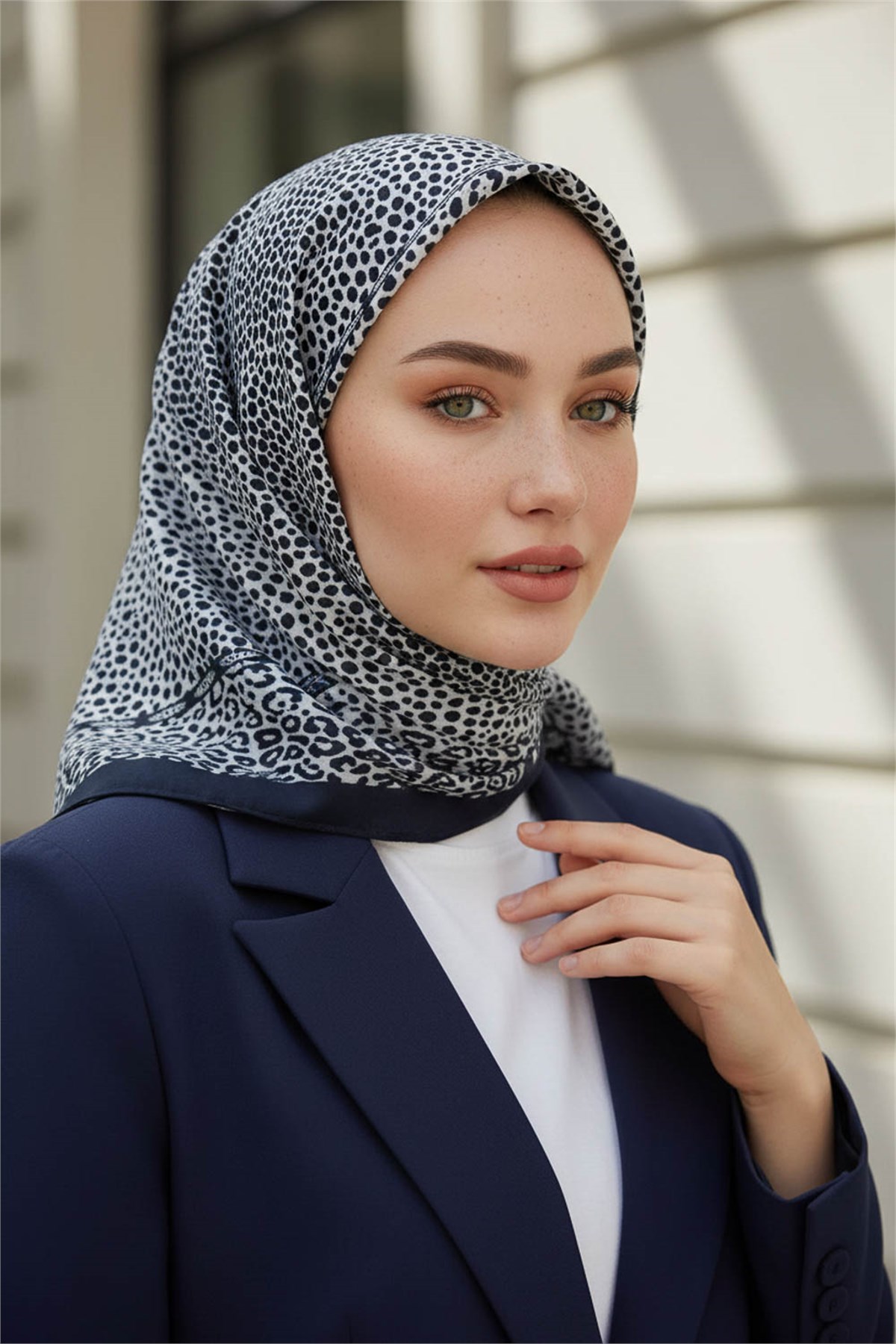 KREP LEOPAR DESENLİ GRİ RENKLİ 75X195 KIRIŞMAZ ŞAL