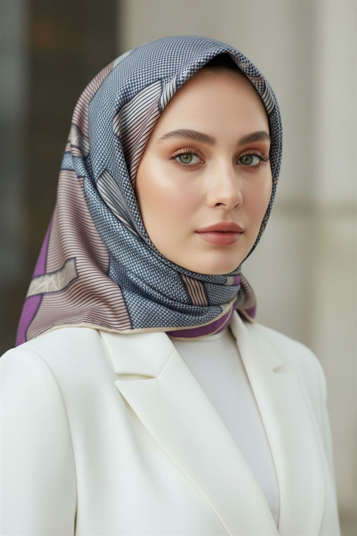 %100 Twill İpek Geometrik Desenli Vizon - Pudra Renkli 90x90 Eşarp Dikim Şekli : El Dikişi