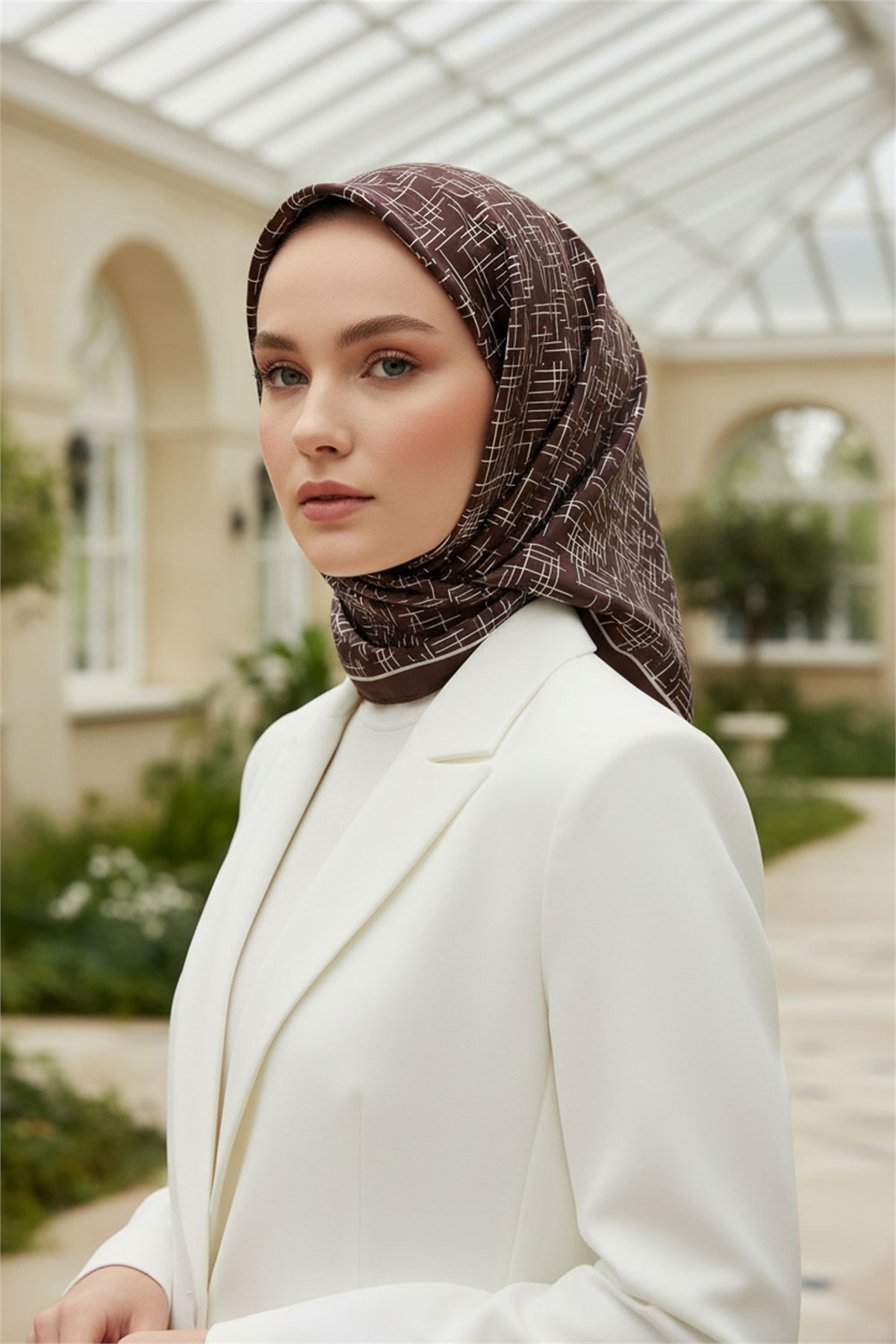 %100 Twill İpek Çizgi Desenli Kahverengi Renkli 90x90 Eşarp Dikim Şekli : El Dikişi