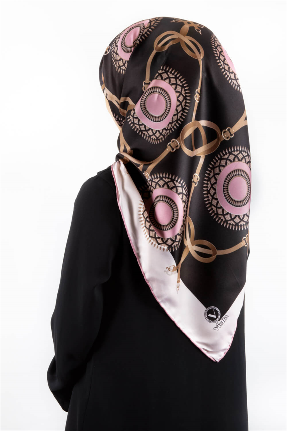 Twill Kemerli Ve Geometrik Desenli Pudra Renkli 90x90 Eşarp (İpek İçermez) Kenar Dikiş Şekli El Dikişli