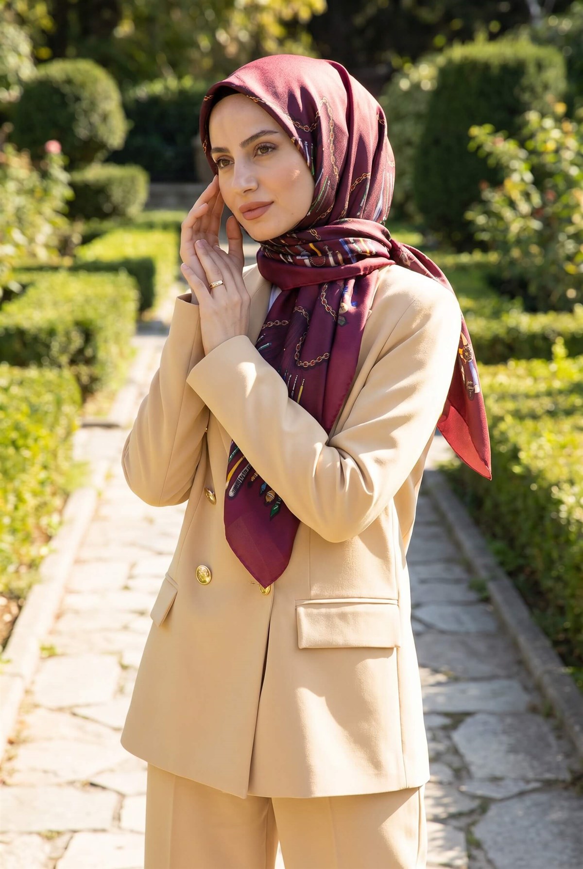 %100 Twill İpek Zincir Desenli Bordo Renkli 90x90 Eşarp Dikim Şekli : El Dikişi