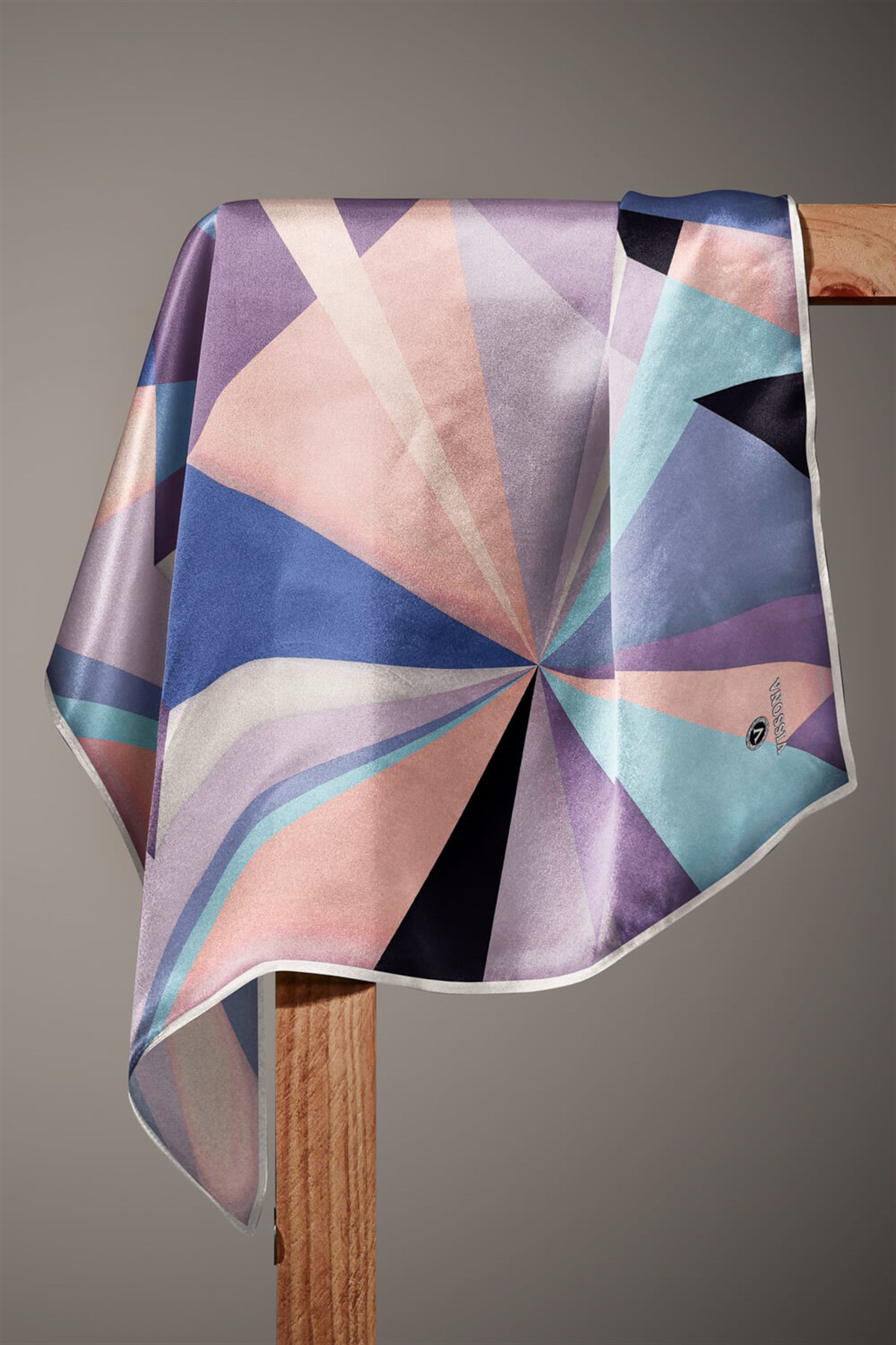 %100 Twill İpek Geometrik Desenli Lila - Pembe Renkli 90x90 Eşarp Dikim Şekli : El Dikişi