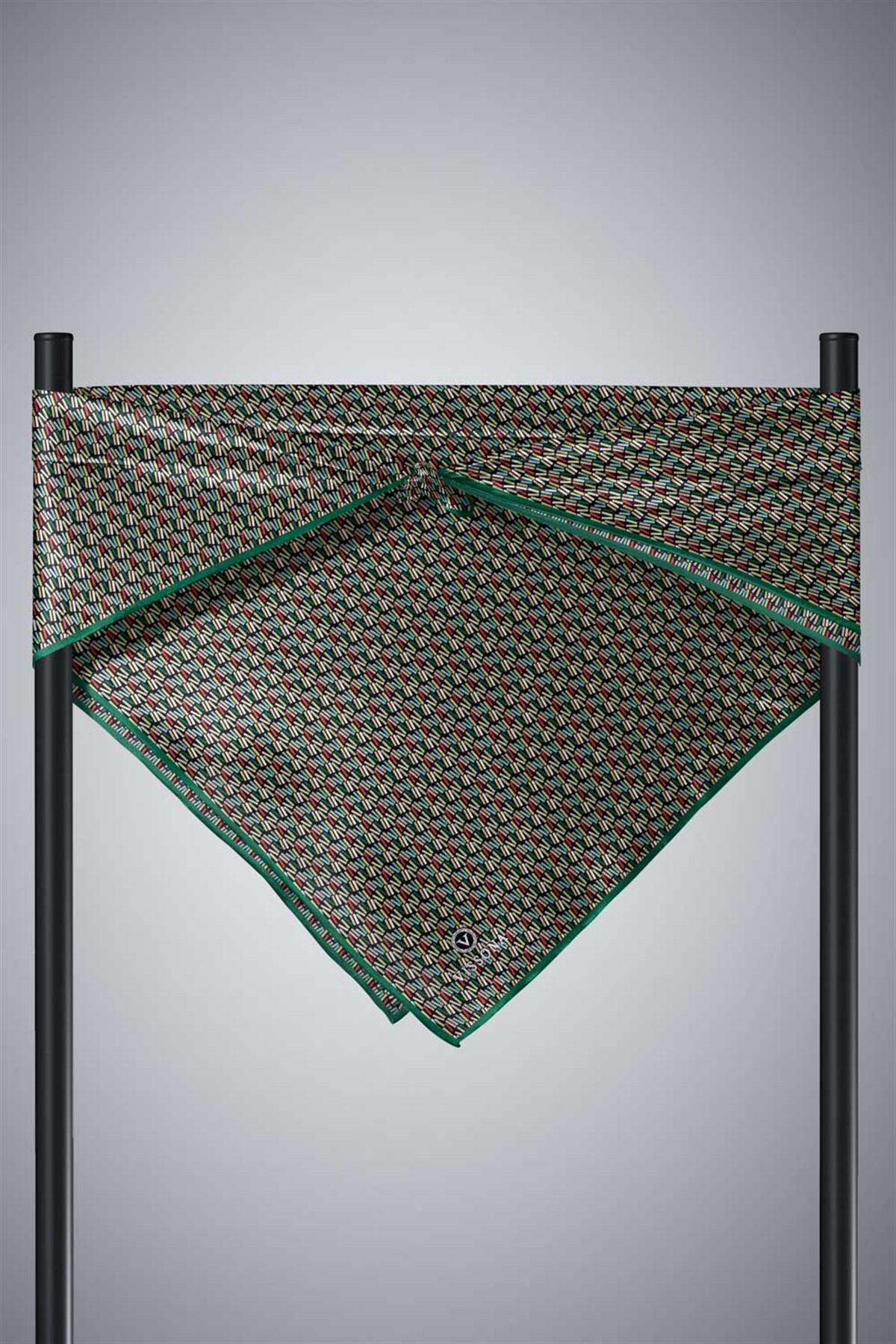%100 Twill İpek Çizgi Desenli Siyah - Petrol Yeşili Renkli 90x90 Eşarp Dikim Şekli : El Dikişi