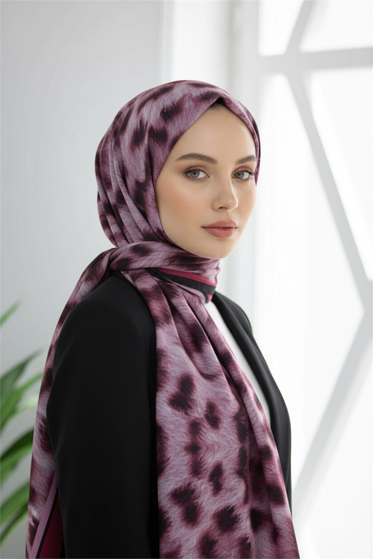 KREP LEOPAR DESENLİ BORDO RENKLİ 75X195 KIRIŞMAZ ŞAL