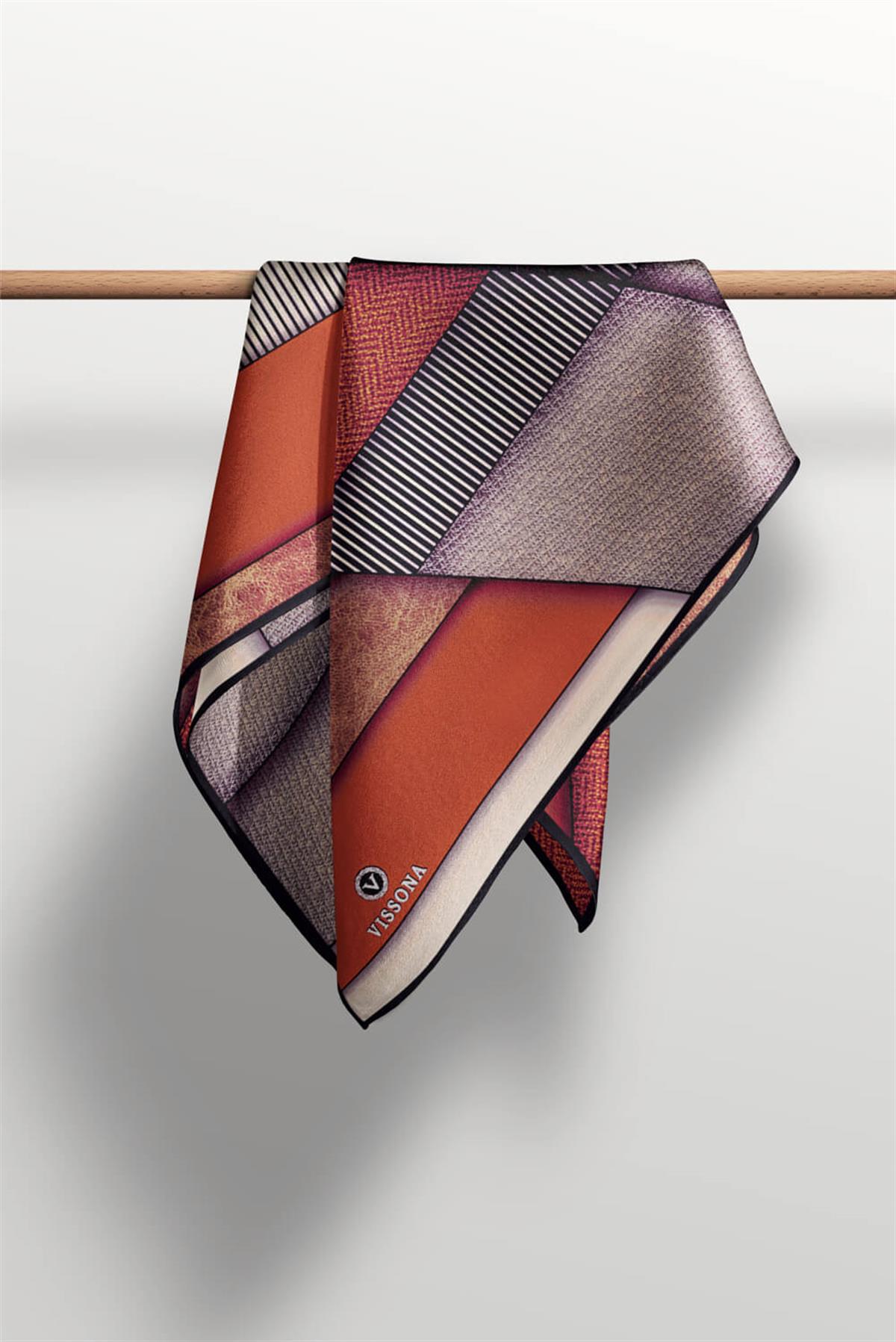 %100 Twill İpek Dokulu ve Geometrik Desenli Taba - Siyah Renkli 90x90 Eşarp Dikim Şekli : El Dikişi