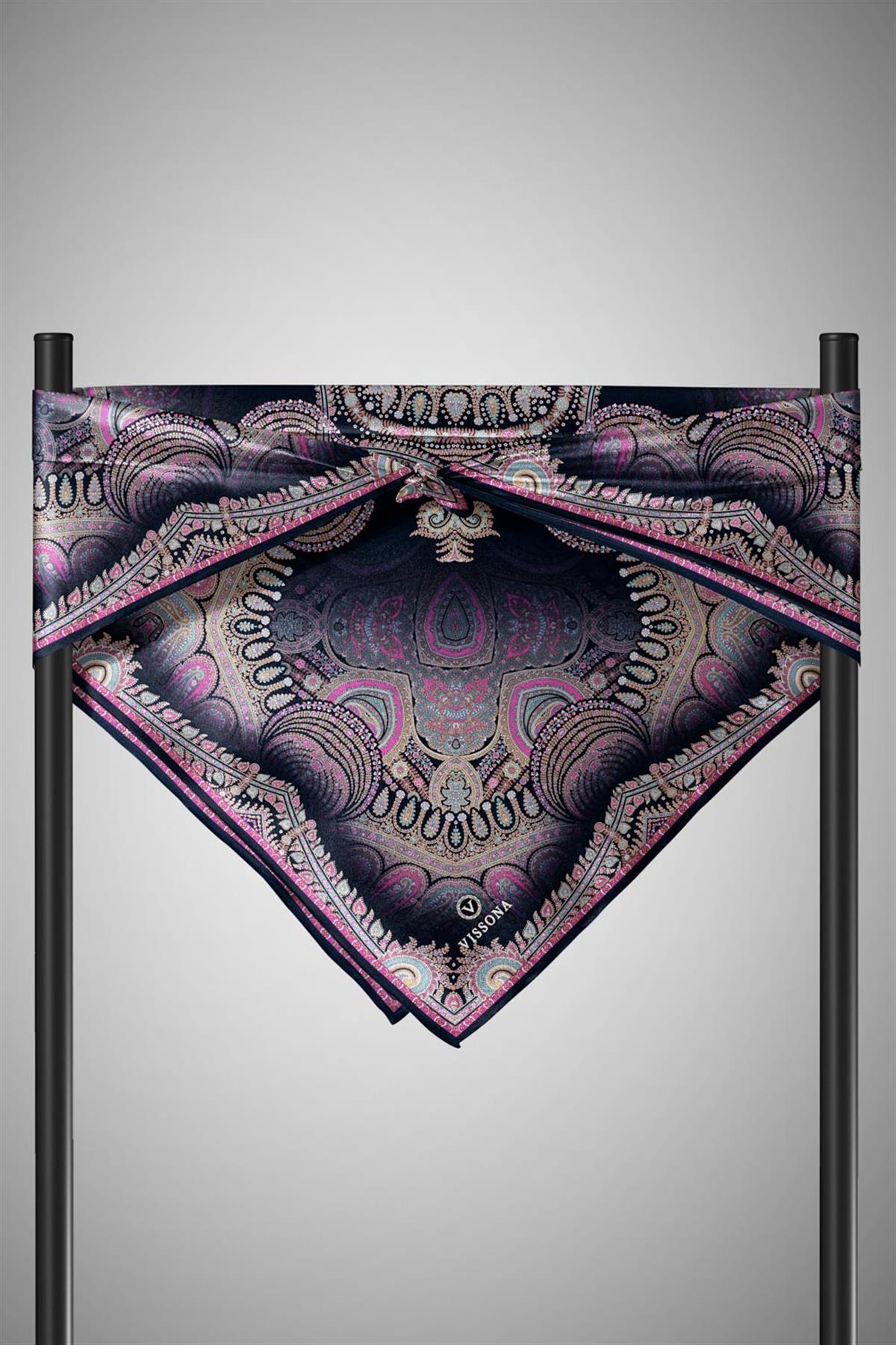 %100 Twill İpek Şal Desenli Lacivert Renkli 90x90 Eşarp Dikim Şekli : El Dikişi