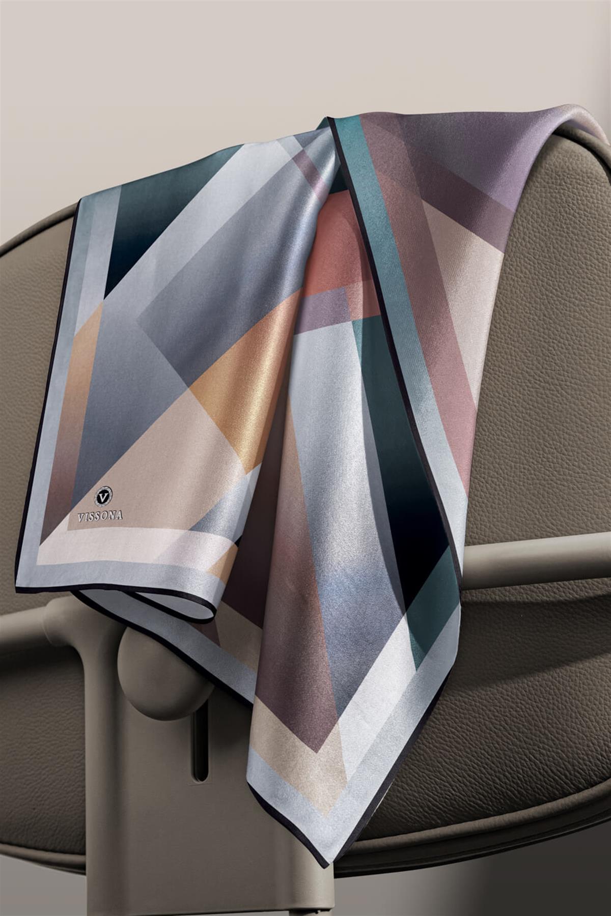 %100 Twill İpek Geometrik Desenli Petrol Mavisi - Gri Renkli 90x90 Eşarp Dikim Şekli : El Dikişi