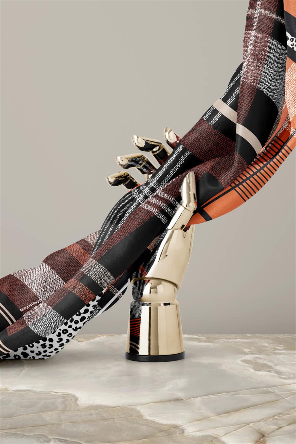 %100 Twill İpek Ekoseli Ve Leopar Desenli Siyah - Taba Renkli 90x90 Eşarp Dikim Şekli : El Dikişi