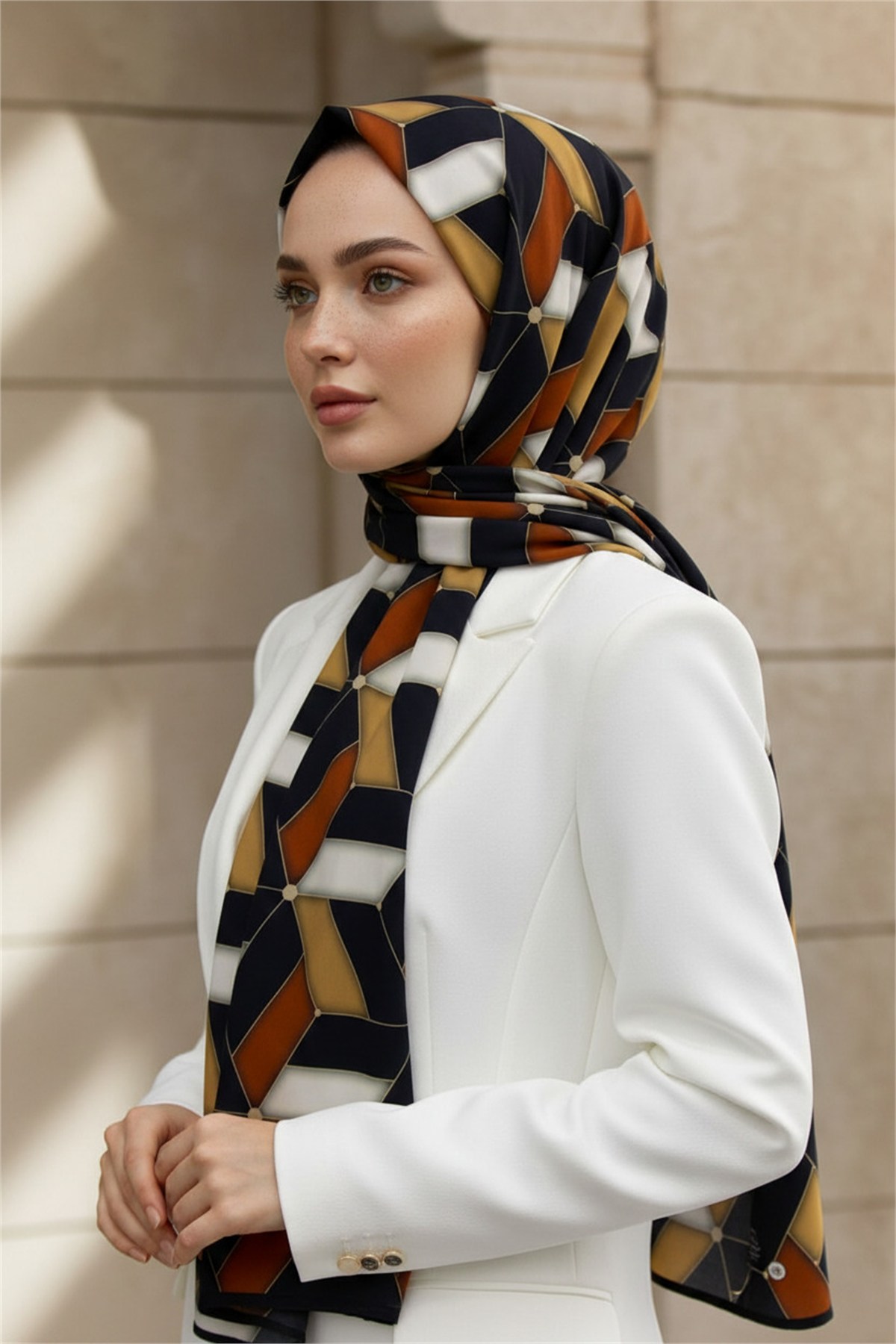 KREP GEOMETRİK DESENLİ GOLD RENKLİ 75X195 KIRIŞMAZ ŞAL