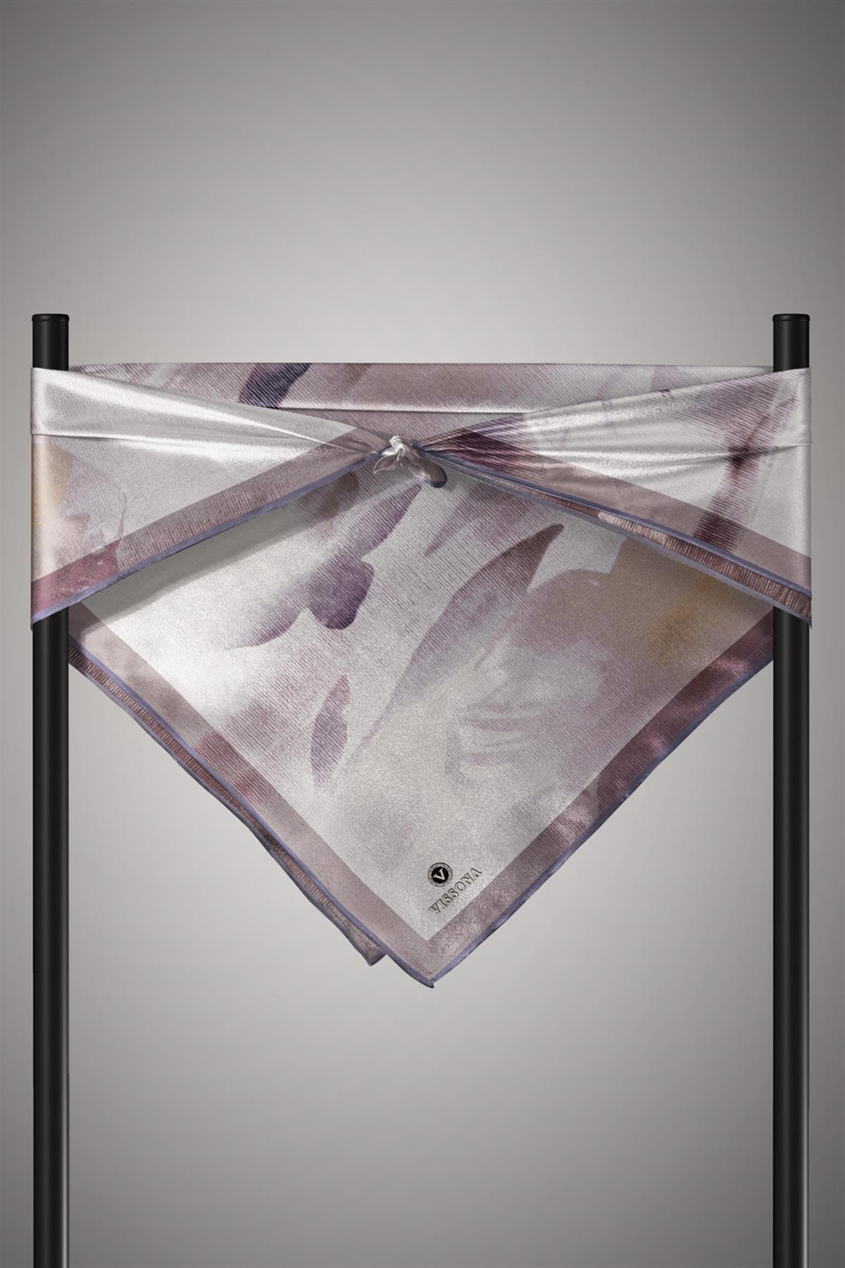 %100 Twill İpek Yaprak Desenl Gri - Bej Renkli 90x90 Eşarp Dikim Şekli : El Dikişi