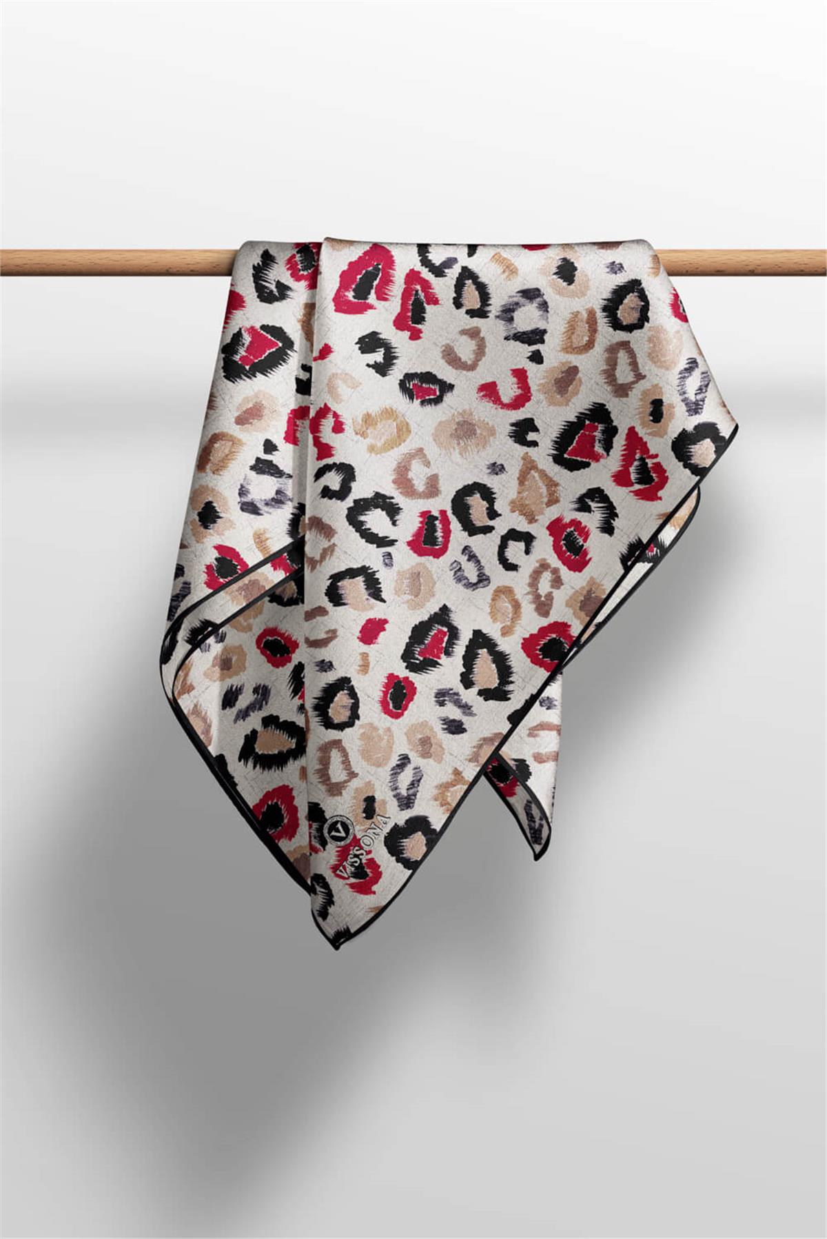 %100 Twill İpek Renkli Leopari Desenli Kırmızı - Siyah Renkli 90x90 Eşarp Kenar Dikiş Şekli El Dikişli