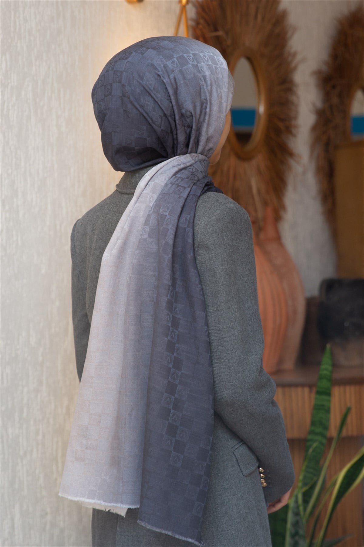 Vissona %57 İPEK %43 PAMUK Degrade Desenli Gri Renkli Şal -  70x190 Dikiş Tipi İtalyan Dikişli