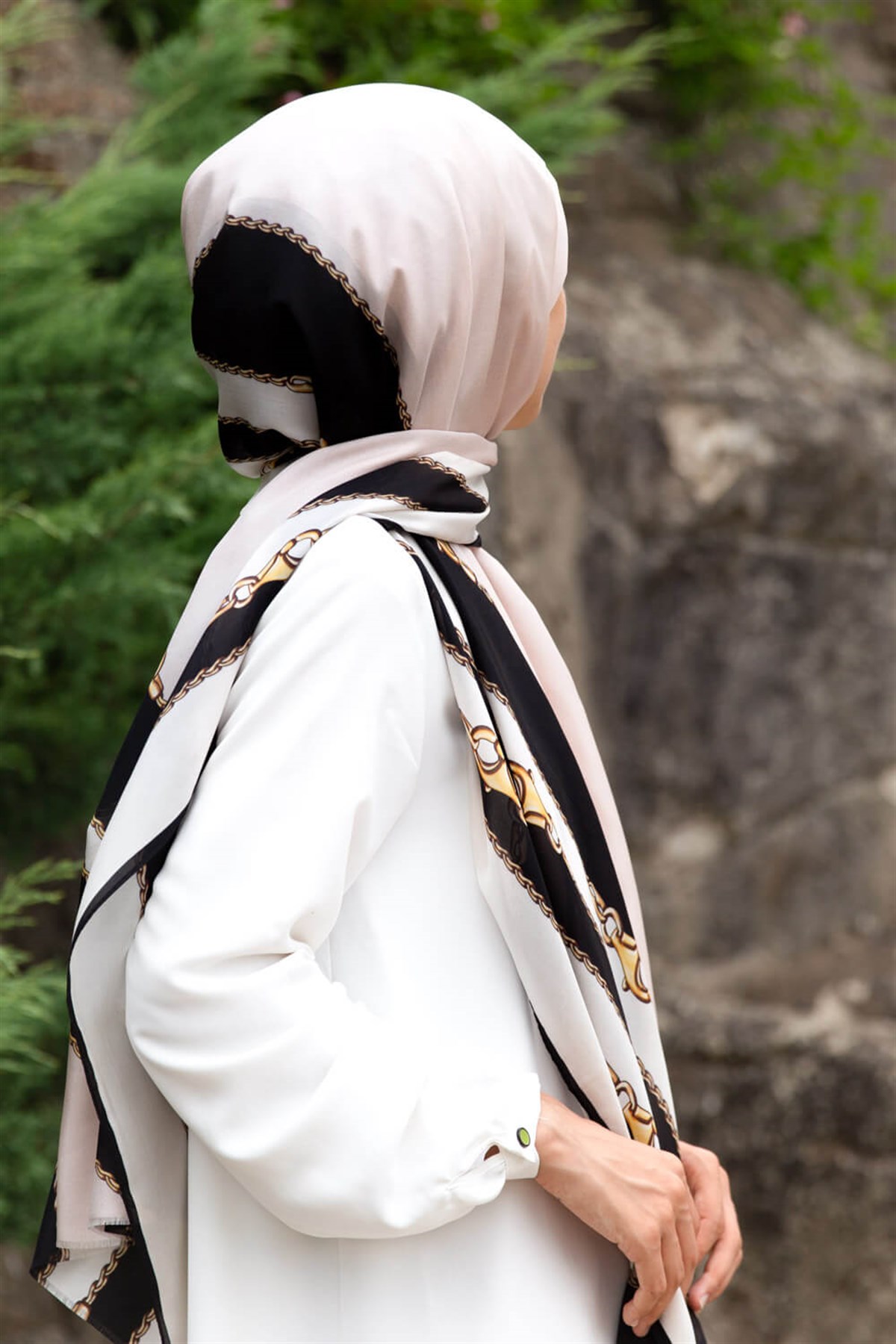 %100 İpek Geometrik Desenli Siyah - Pudra Renkli 92x210 Şal