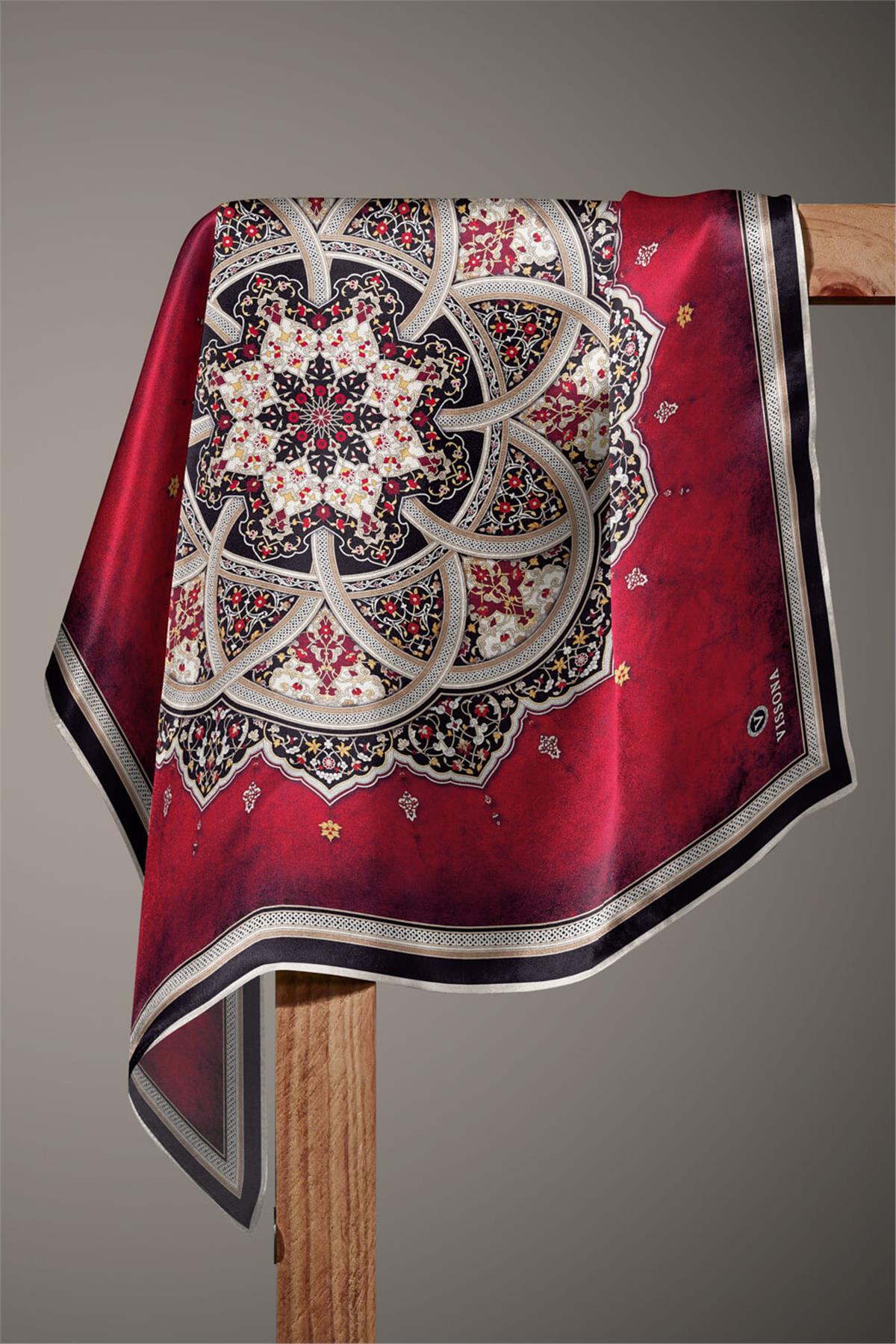 %100 Twill İpek Şal Desenli Bordo - Siyah Renkli 90x90 Eşarp Dikim Şekli : El Dikişi
