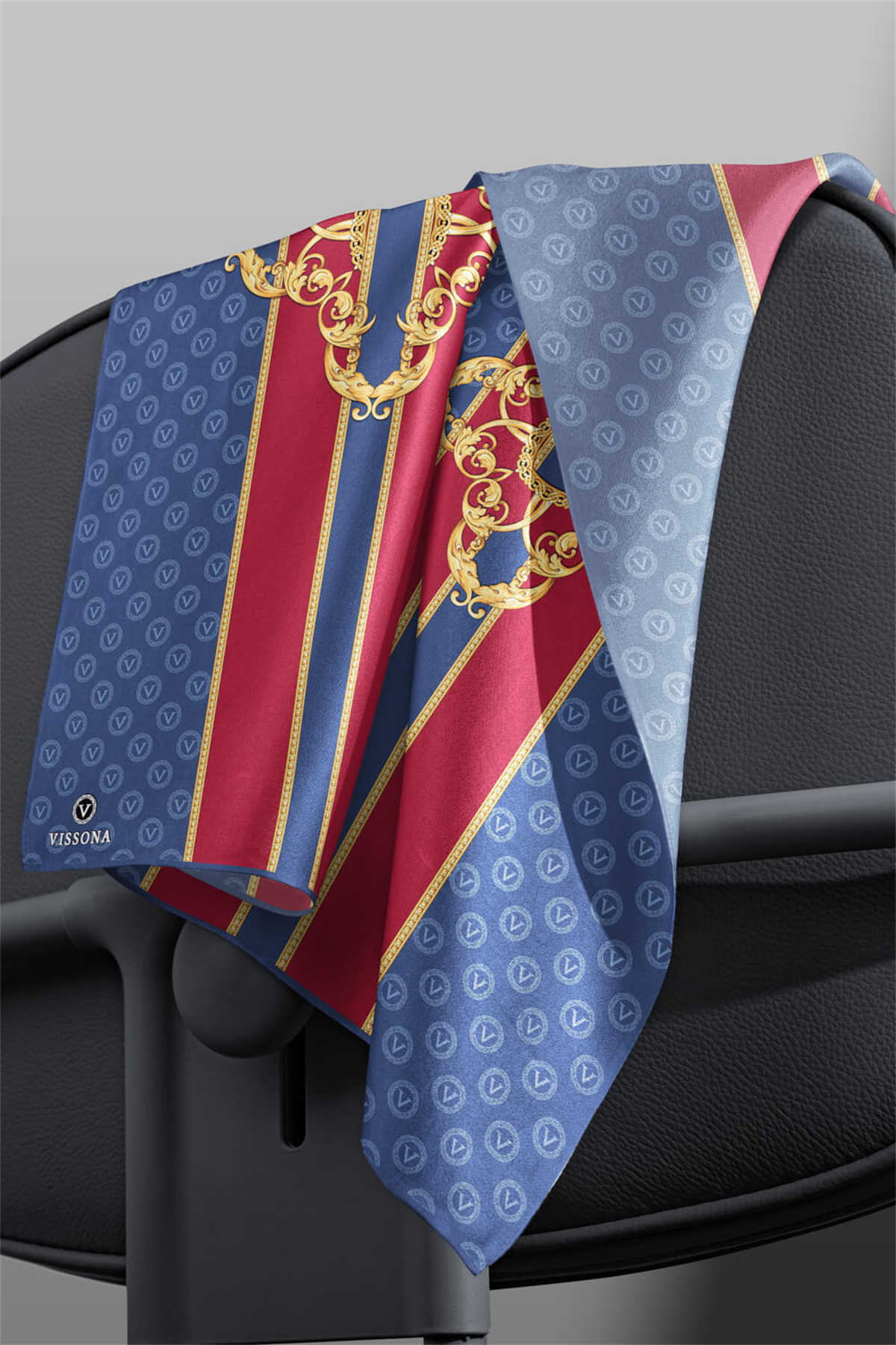 %100 Twill İpek Monogramlı Ve Barok Desenli İndigo - Bordo Renkli 90x90 Eşarp Dikim Şekli : El Dikişi