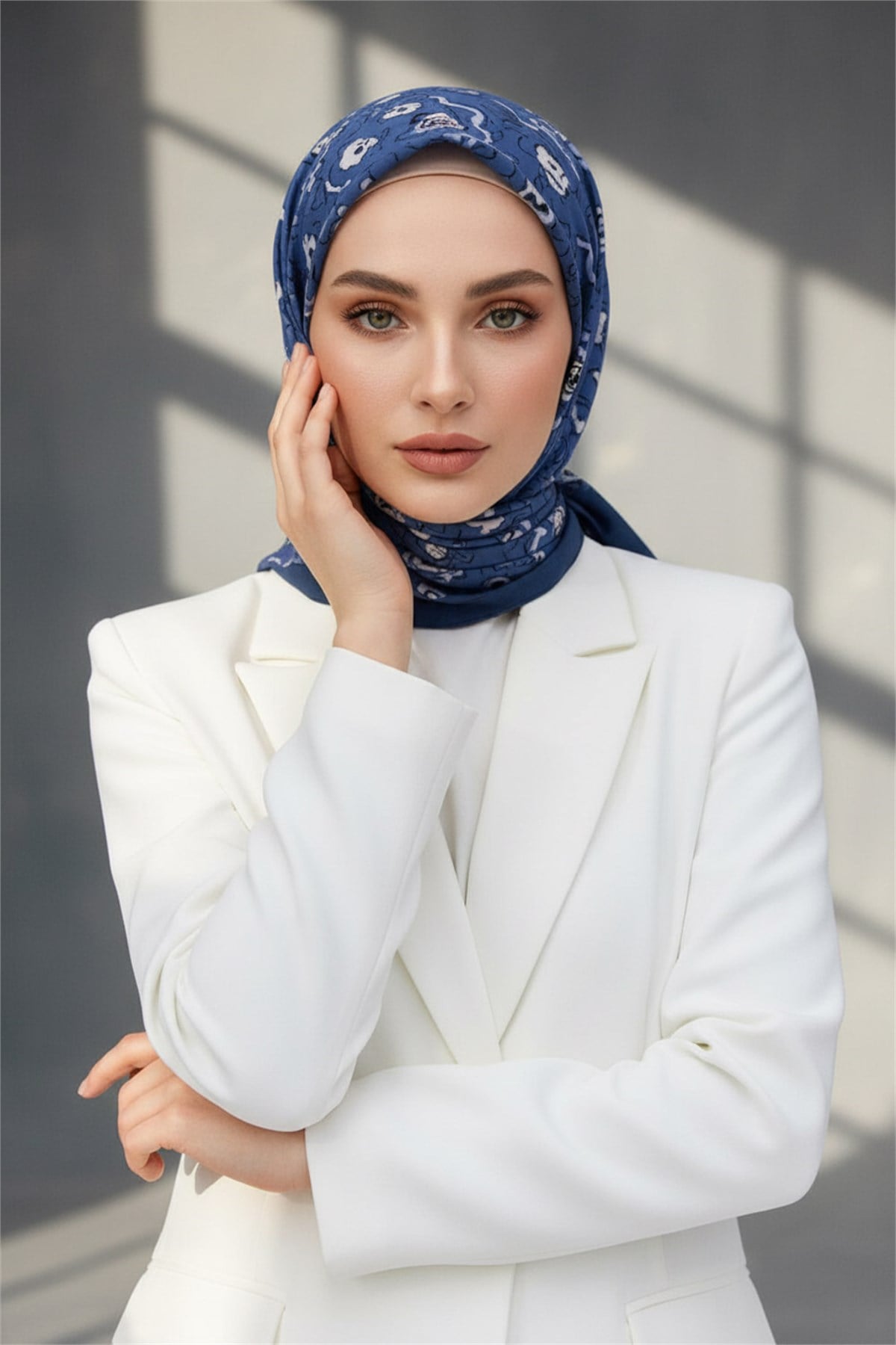 KREP ÇİÇEKLİ İNDİGO - BEBE MAVİ RENKLİ 75X195 KIRIŞMAZ ŞAL