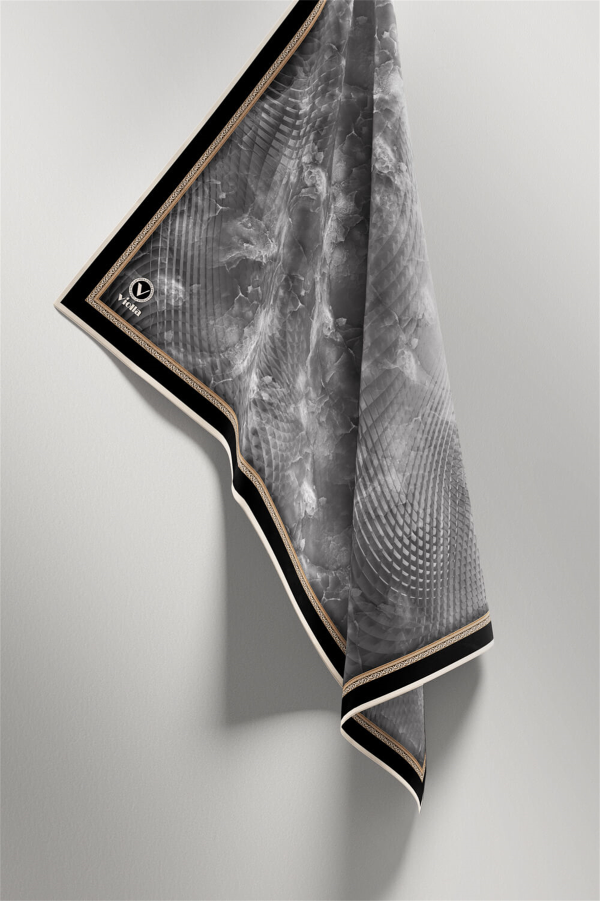 Twill Batik Desenli Siyah Renkli 90x90 Eşarp (İpek İçermez) Kenar Dikiş Şekli El Dikişli