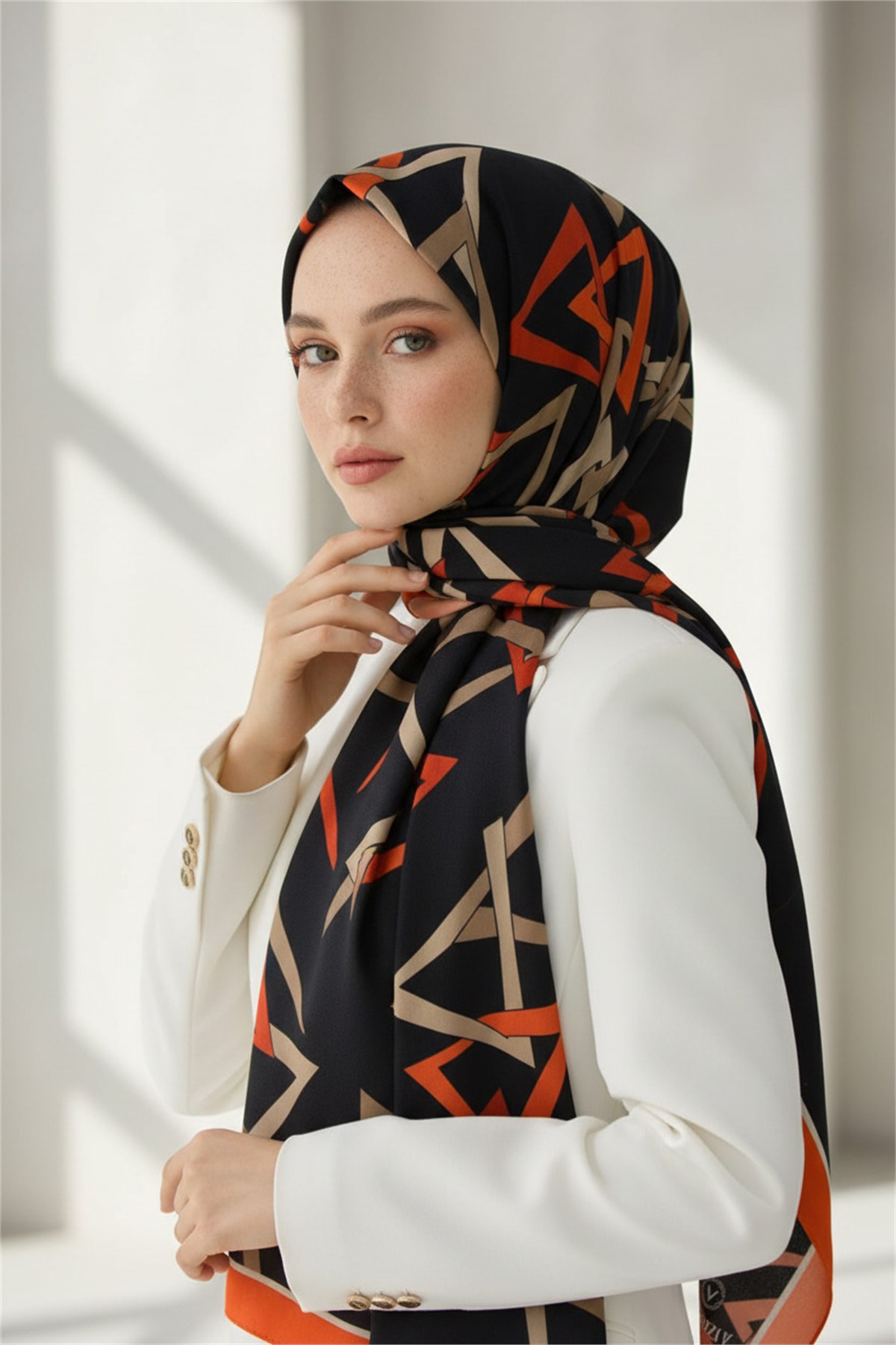 KREP GEOMETRİK DESENLİ TURUNCU RENKLİ 75X195 KIRIŞMAZ ŞAL