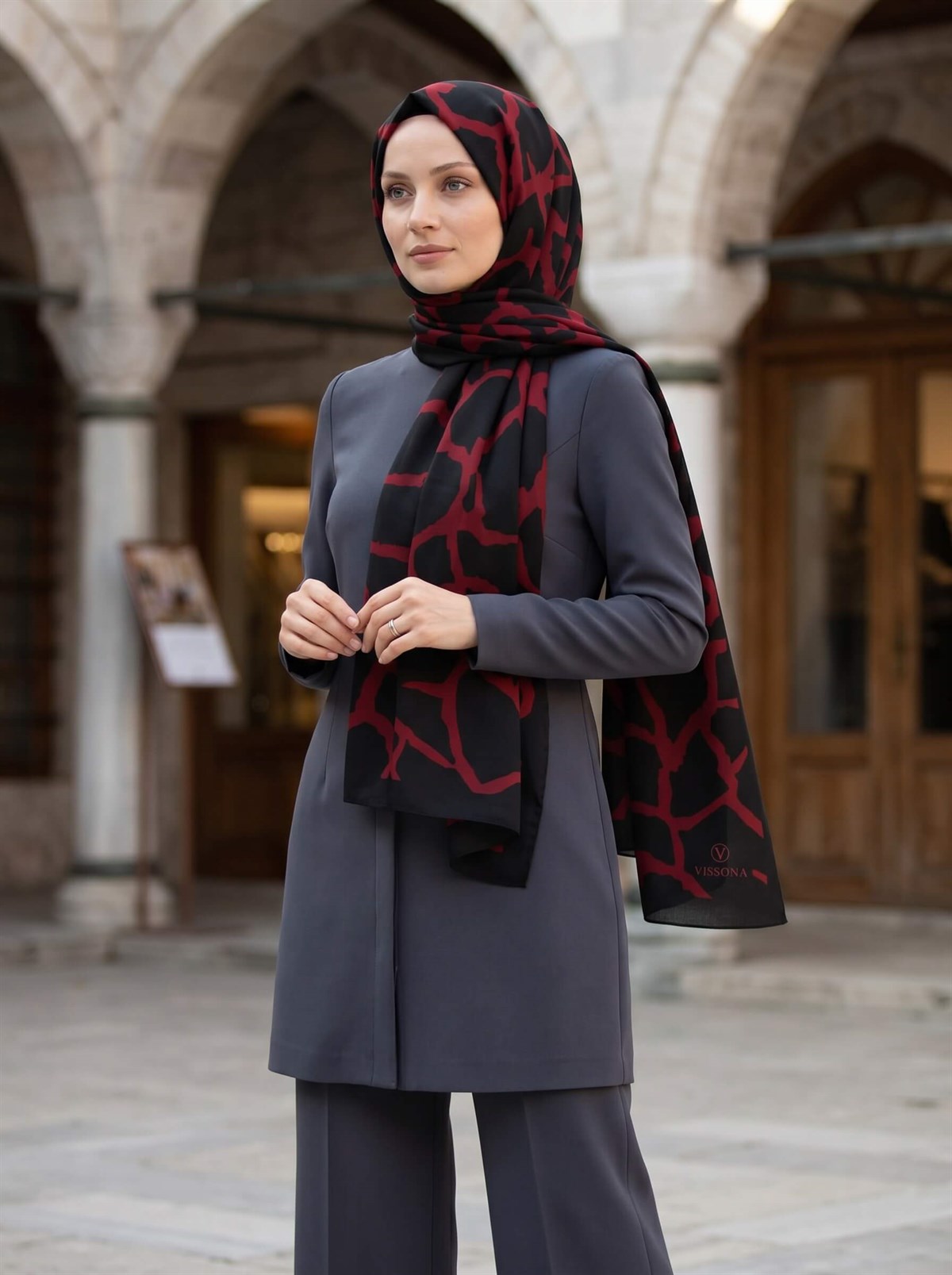 KREP TAŞ DESENLİ SİYAH - KIRMIZI RENKLİ 75X195 KIRIŞMAZ ŞAL