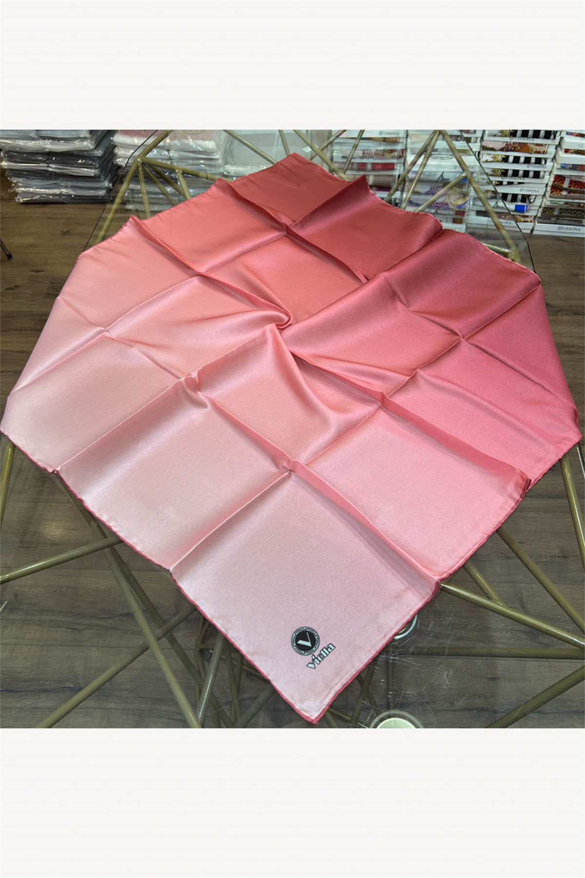 Kristal Degrade Desenli Pudra Renkli 90x90 Eşarp (İpek İçermez) Kenar Dikiş Şekli El Dikişli
