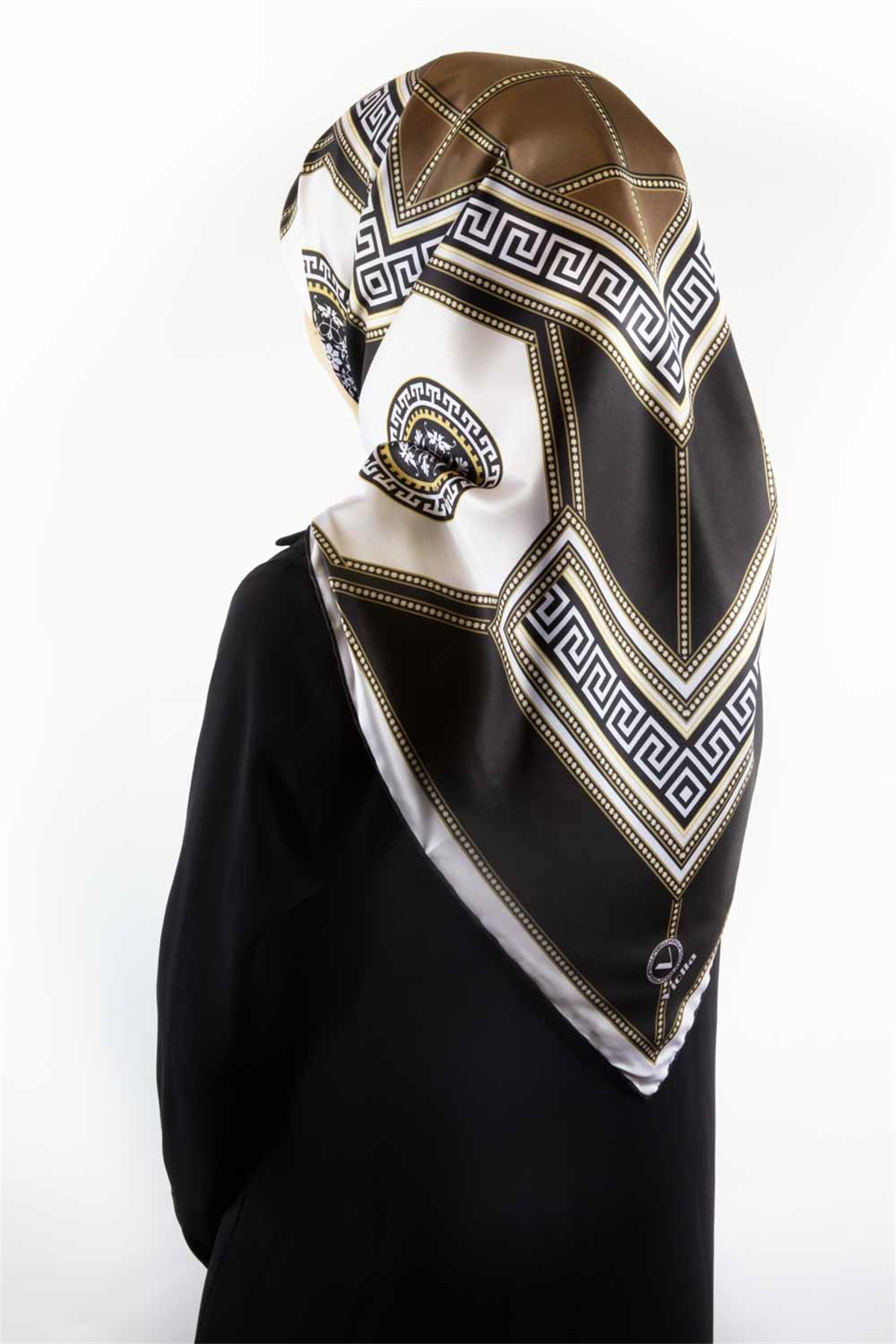 Twill Barok Desenli Vizon Renkli 90x90 Eşarp (İpek İçermez) Kenar Dikiş Şekli El Dikişli