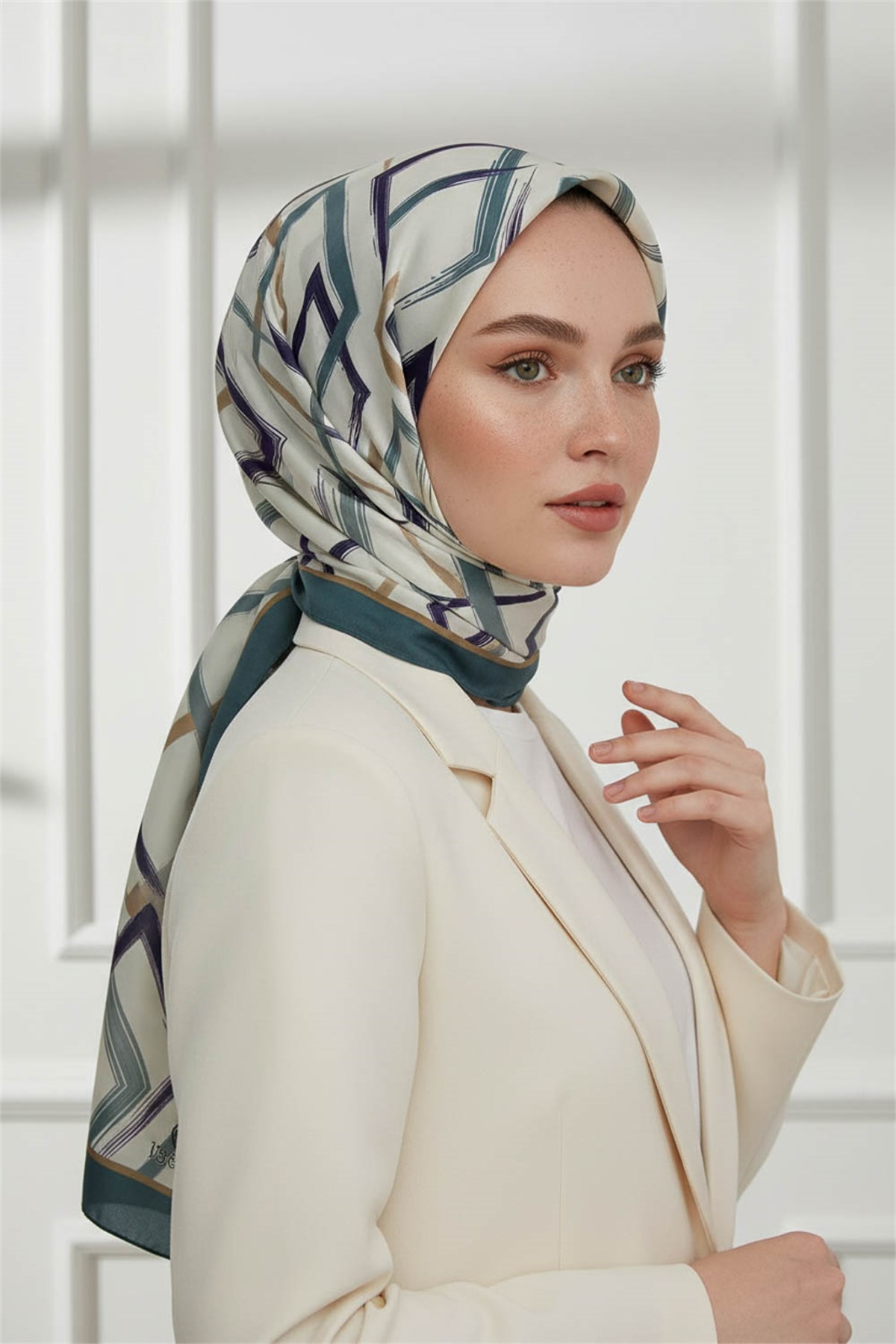 KREP GEOMETRİK DESENLİ MİNT YEŞİLİ RENKLİ 75X195 KIRIŞMAZ ŞAL