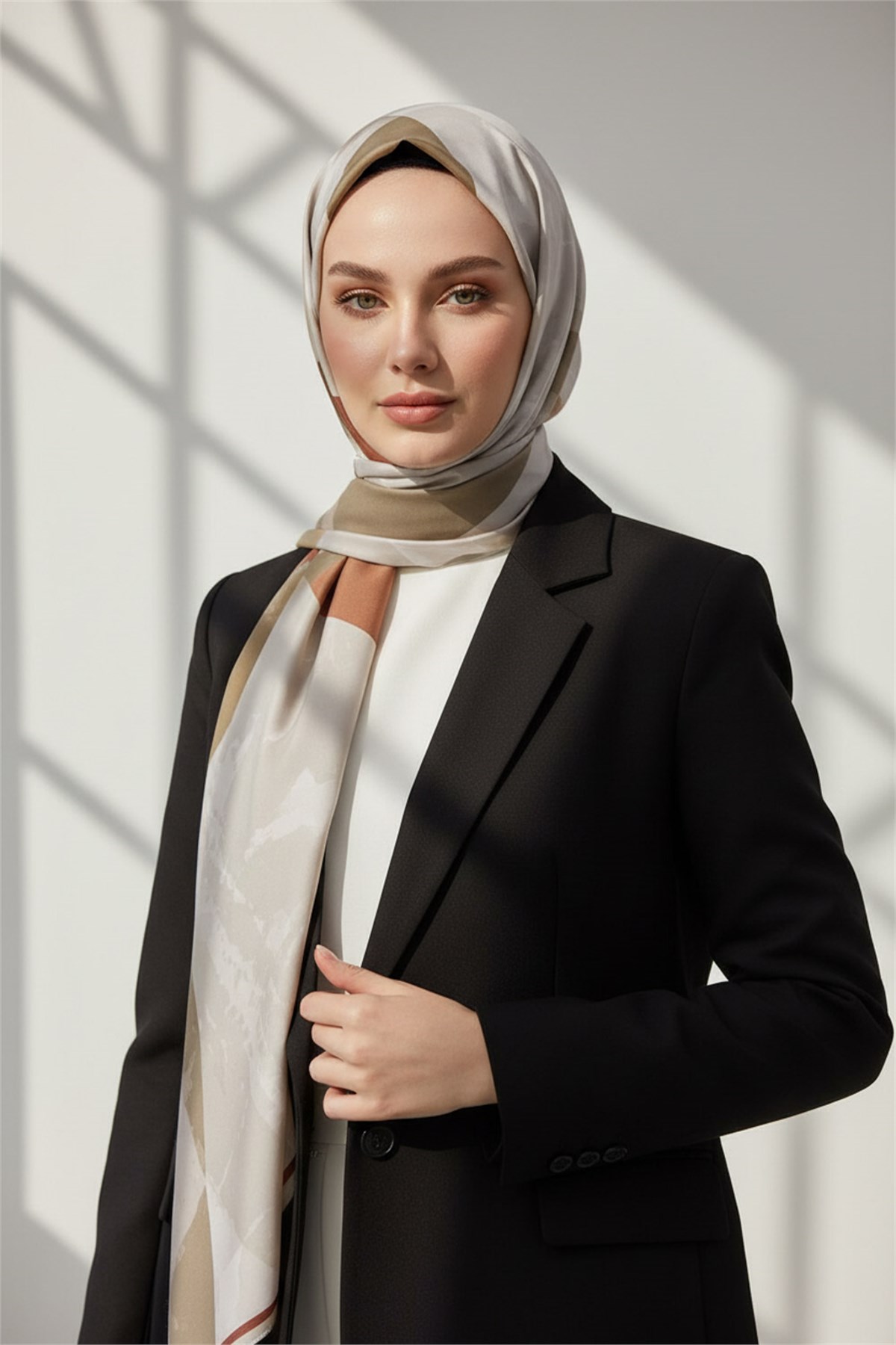 KREP GEOMETRİK DESENLİ BEJ - TABA RENKLİ 75X195 KIRIŞMAZ ŞAL
