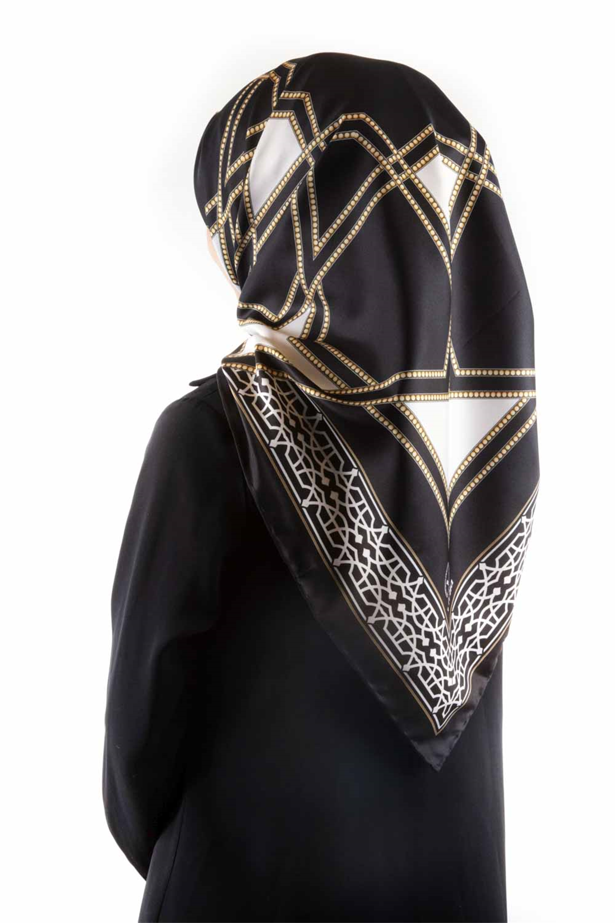 Twill Osmanlı Çini Desenli Siyah Renkli 90x90 Eşarp (İpek İçermez)Kenar Dikiş Şekli El Dikişli