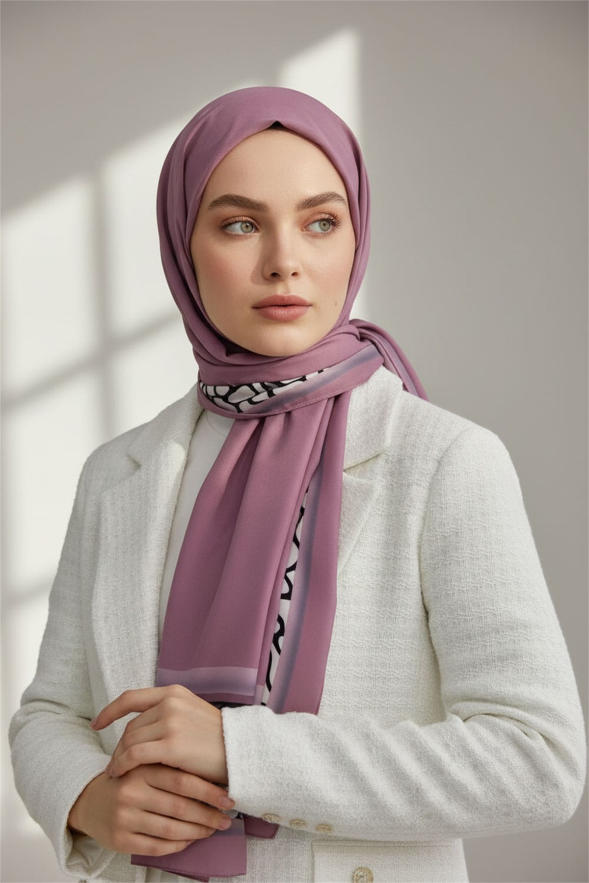 KREP DESENLİ GÜL KURUSU - SİYAH RENKLİ 75X195 KIRIŞMAZ ŞAL