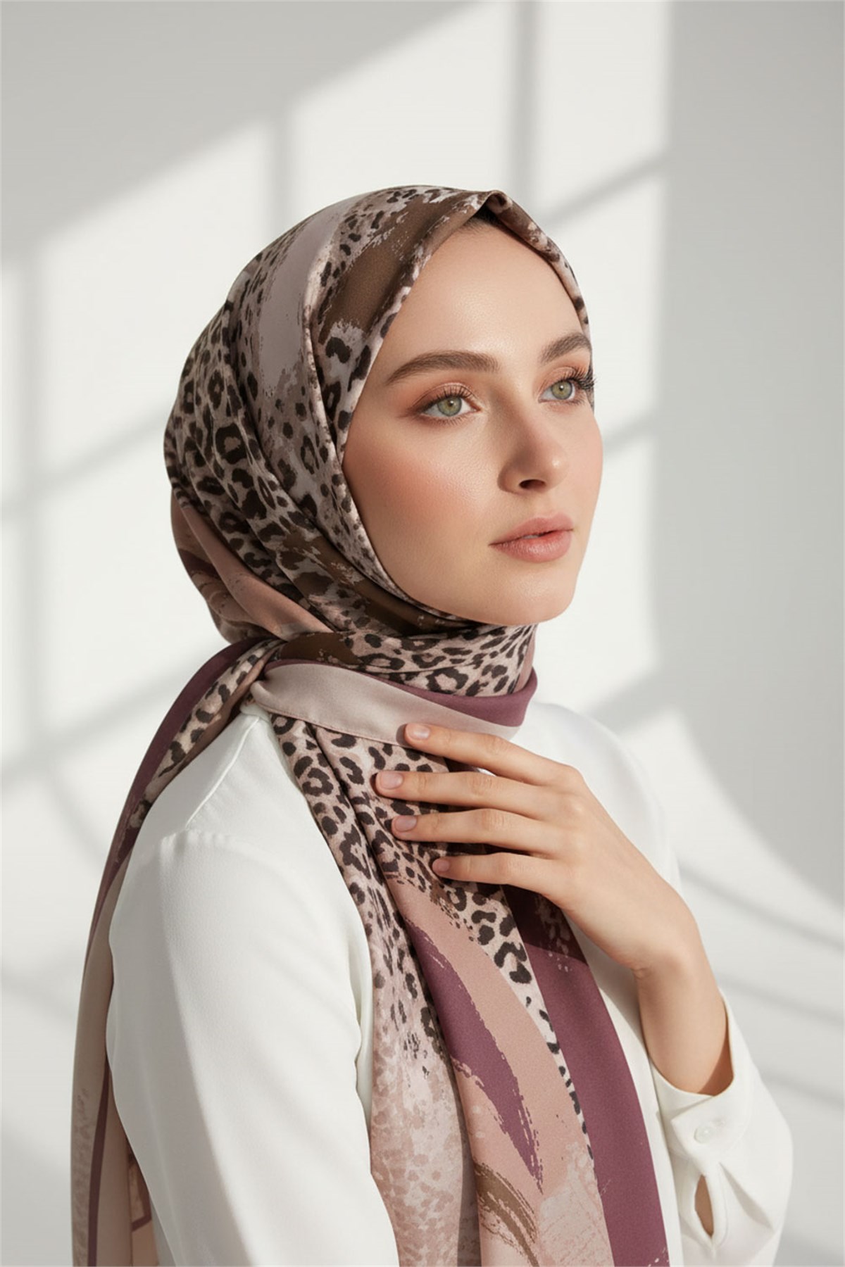 KREP LEOPAR DESENLİ BEJ - SÜTLÜKAHVE RENKLİ 75X195 KIRIŞMAZ ŞAL