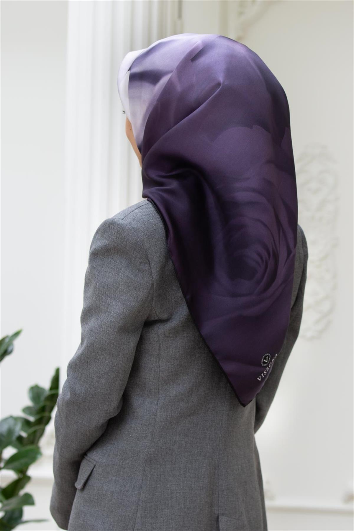 %100 Twill İpek Gül Desenli Lila Renkli 90x90 Eşarp Dikim Şekli : El Dikişi