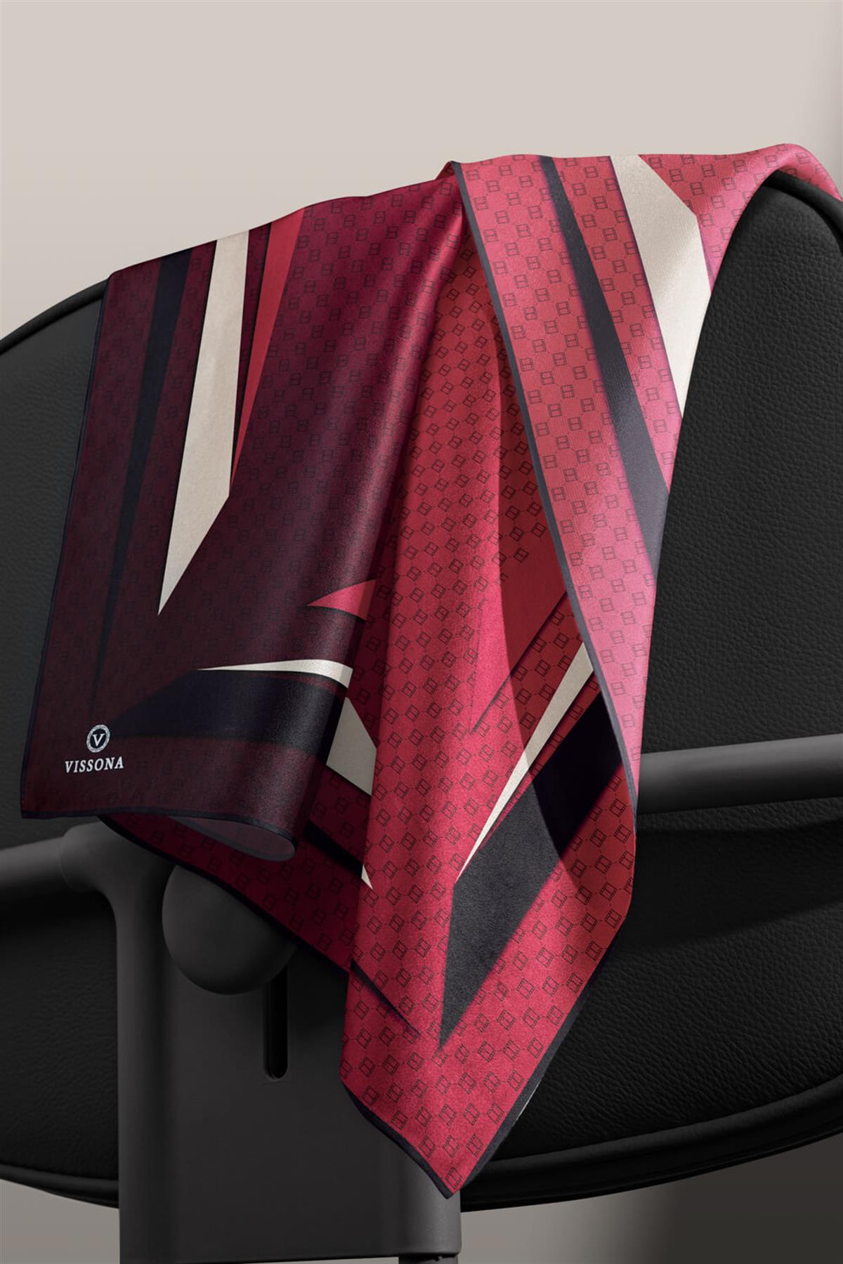 %100 Twill İpek Degrade Desenli Siyah - Kırmızı Renkli 90x90 Eşarp Dikim Şekli : El Dikişi